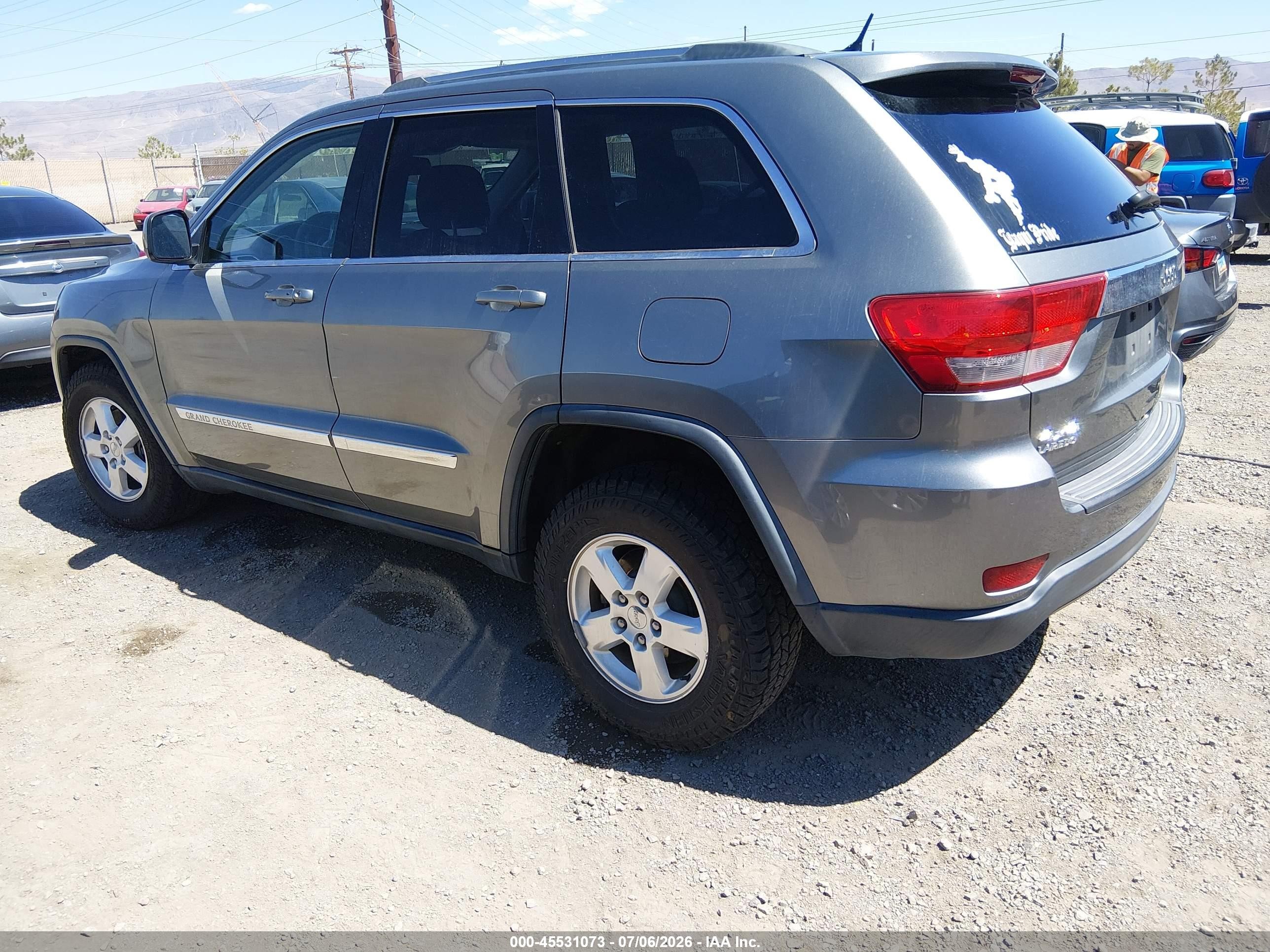 2013 Jeep Grand Cherokee Laredo Gray vin: 1C4RJFAG7DC507534