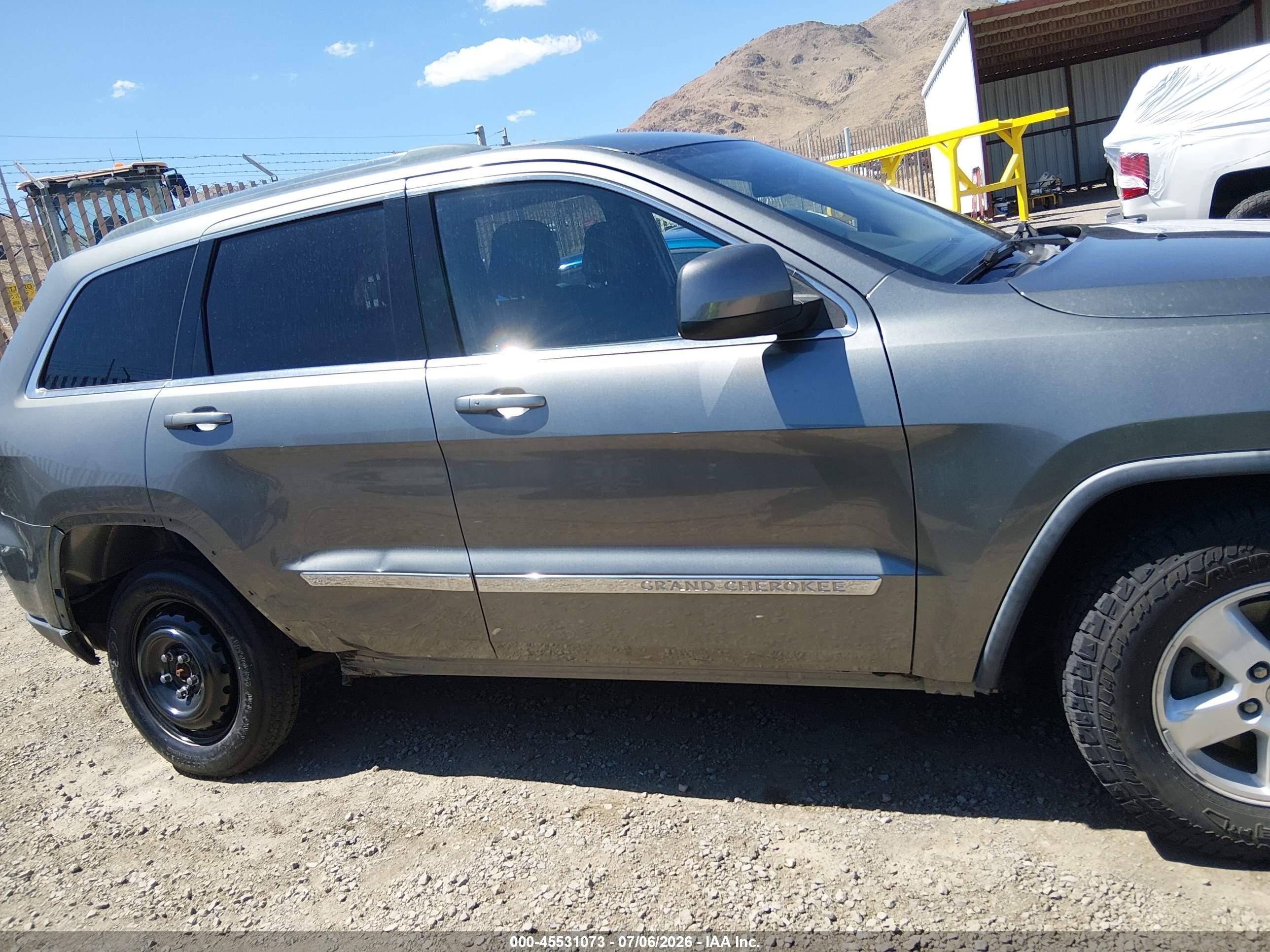 2013 Jeep Grand Cherokee Laredo Gray vin: 1C4RJFAG7DC507534