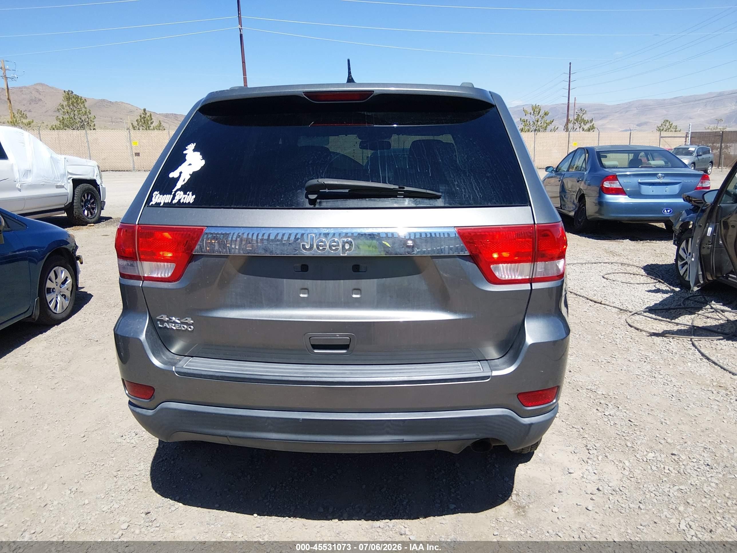 2013 Jeep Grand Cherokee Laredo Gray vin: 1C4RJFAG7DC507534
