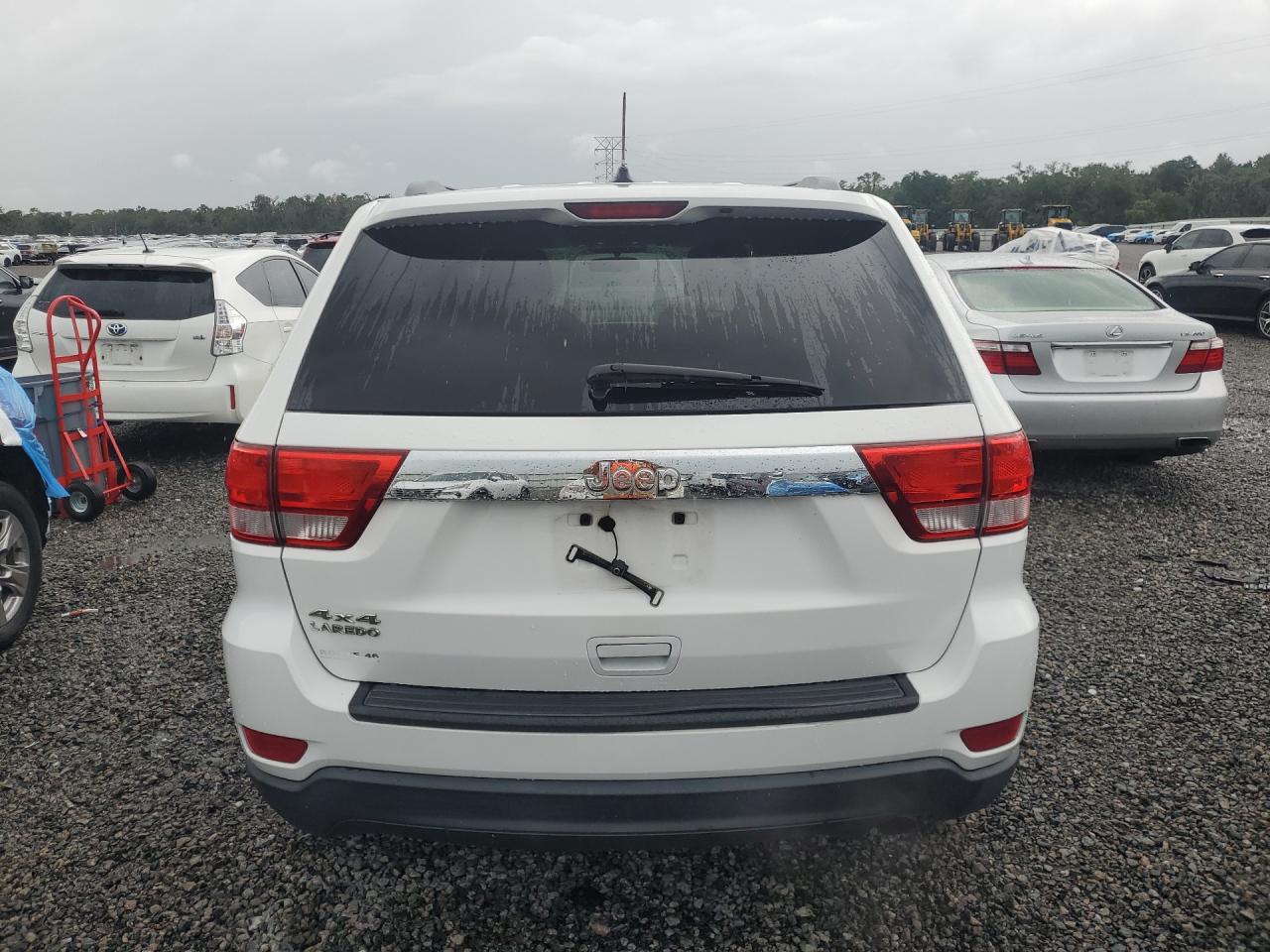 2013 Jeep Grand Cherokee Laredo White vin: 1C4RJFAG7DC513737