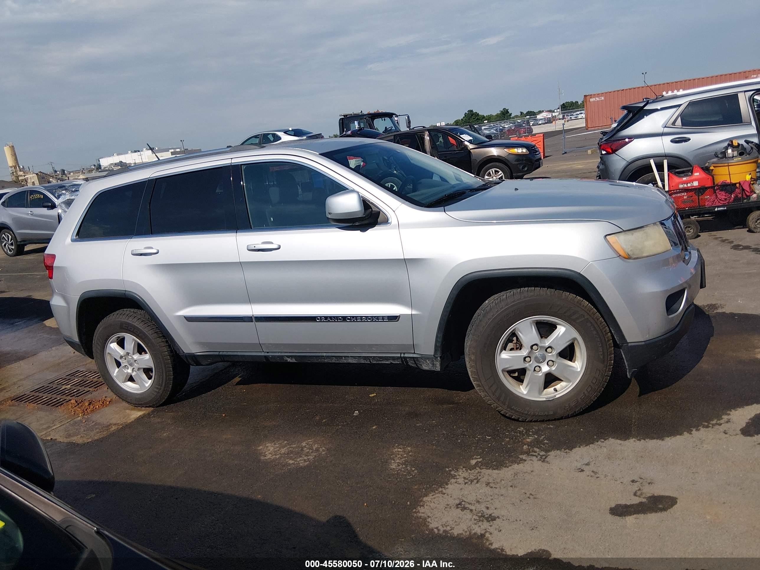 2013 Jeep Grand Cherokee Laredo Silver vin: 1C4RJFAG7DC548455