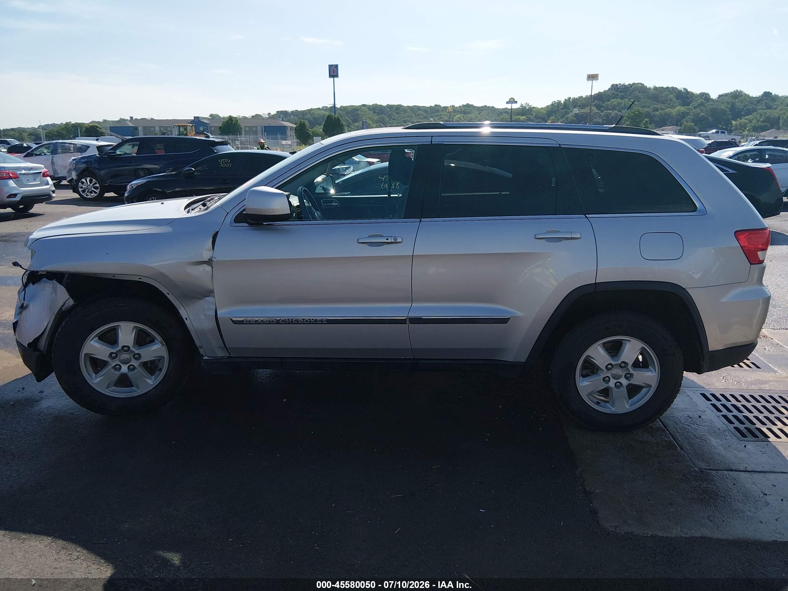 2013 Jeep Grand Cherokee Laredo Silver vin: 1C4RJFAG7DC548455