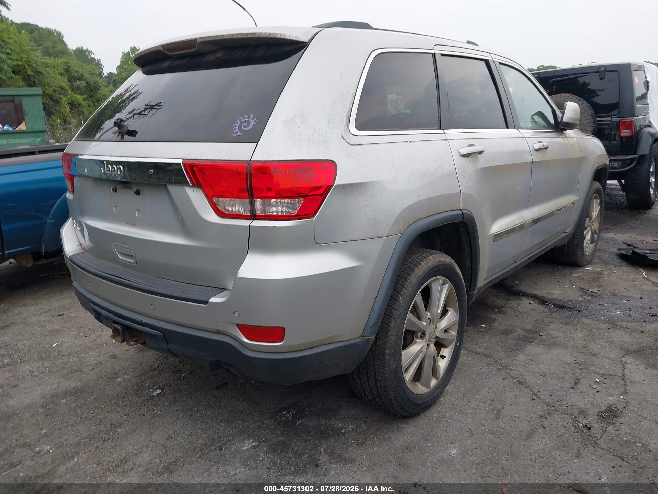 2013 Jeep Grand Cherokee Laredo Gray vin: 1C4RJFAG7DC557561