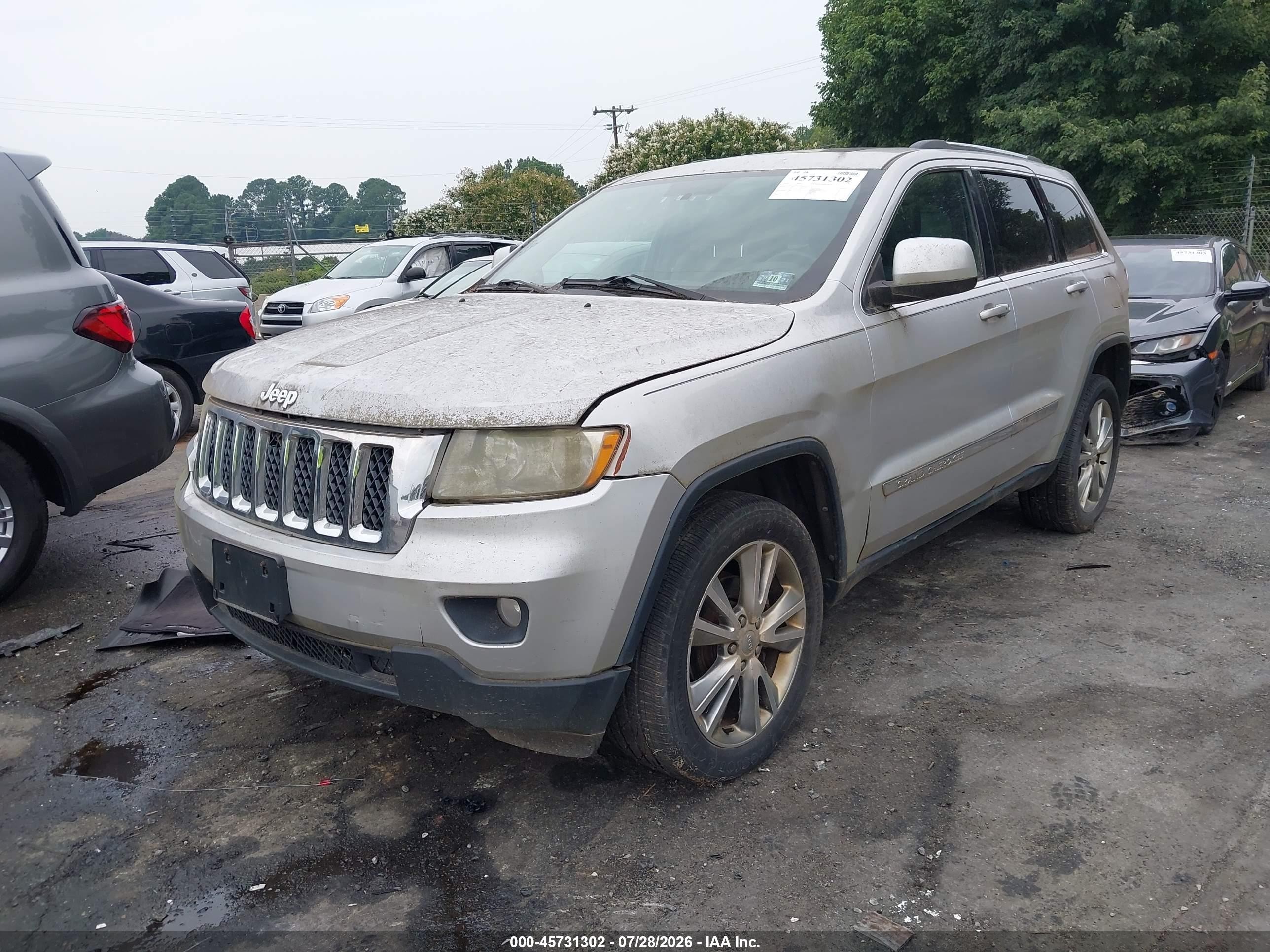 2013 Jeep Grand Cherokee Laredo Gray vin: 1C4RJFAG7DC557561