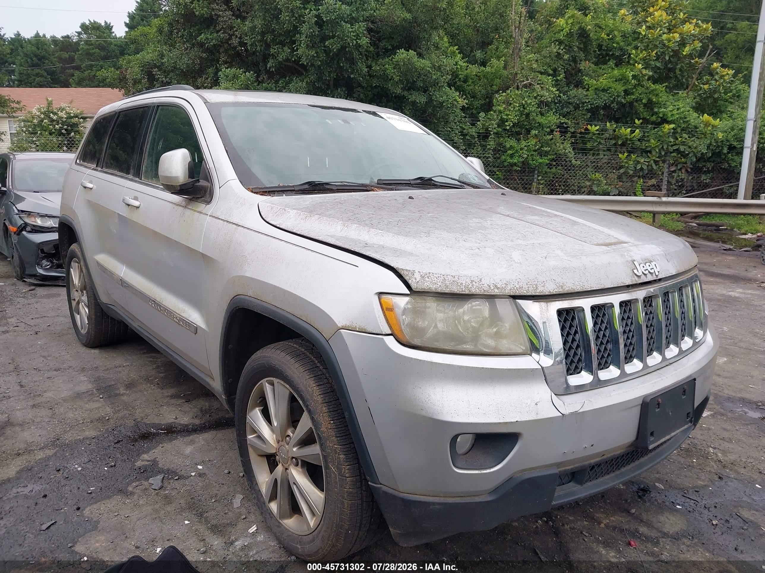2013 Jeep Grand Cherokee Laredo Gray vin: 1C4RJFAG7DC557561