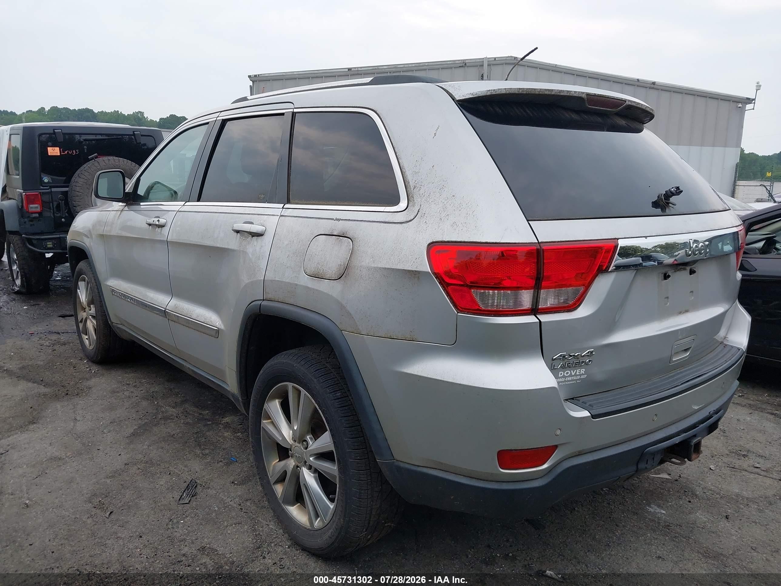 2013 Jeep Grand Cherokee Laredo Gray vin: 1C4RJFAG7DC557561