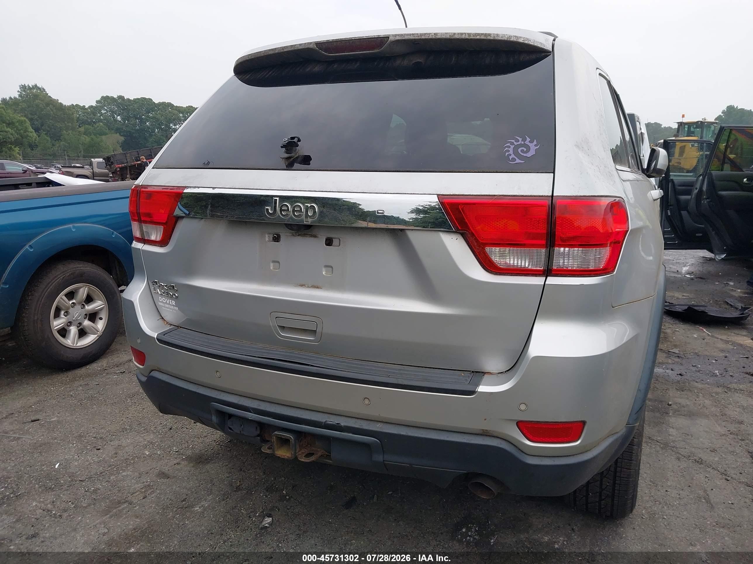 2013 Jeep Grand Cherokee Laredo Gray vin: 1C4RJFAG7DC557561