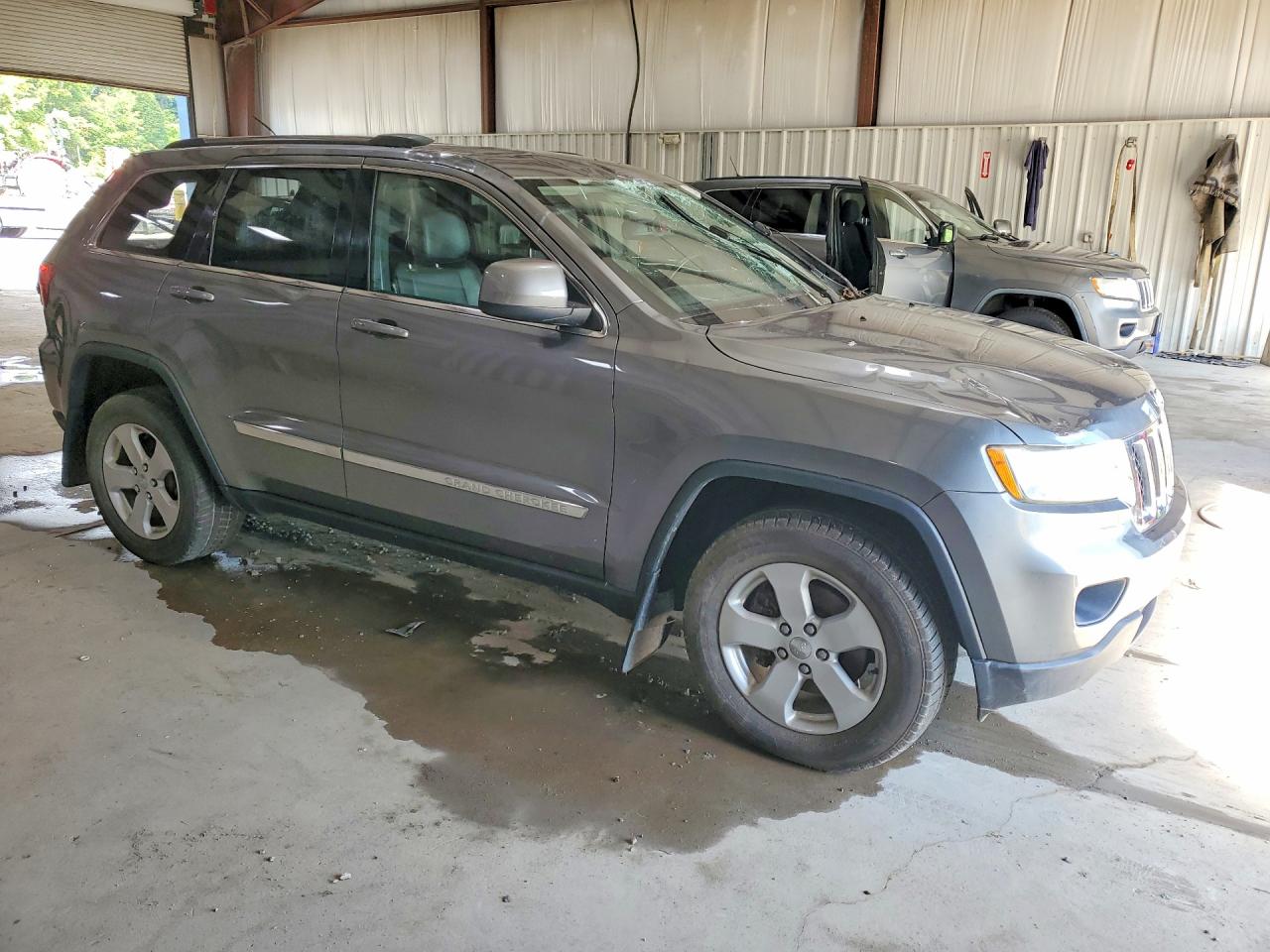2013 Jeep Grand Cherokee Laredo Gray vin: 1C4RJFAG7DC560301