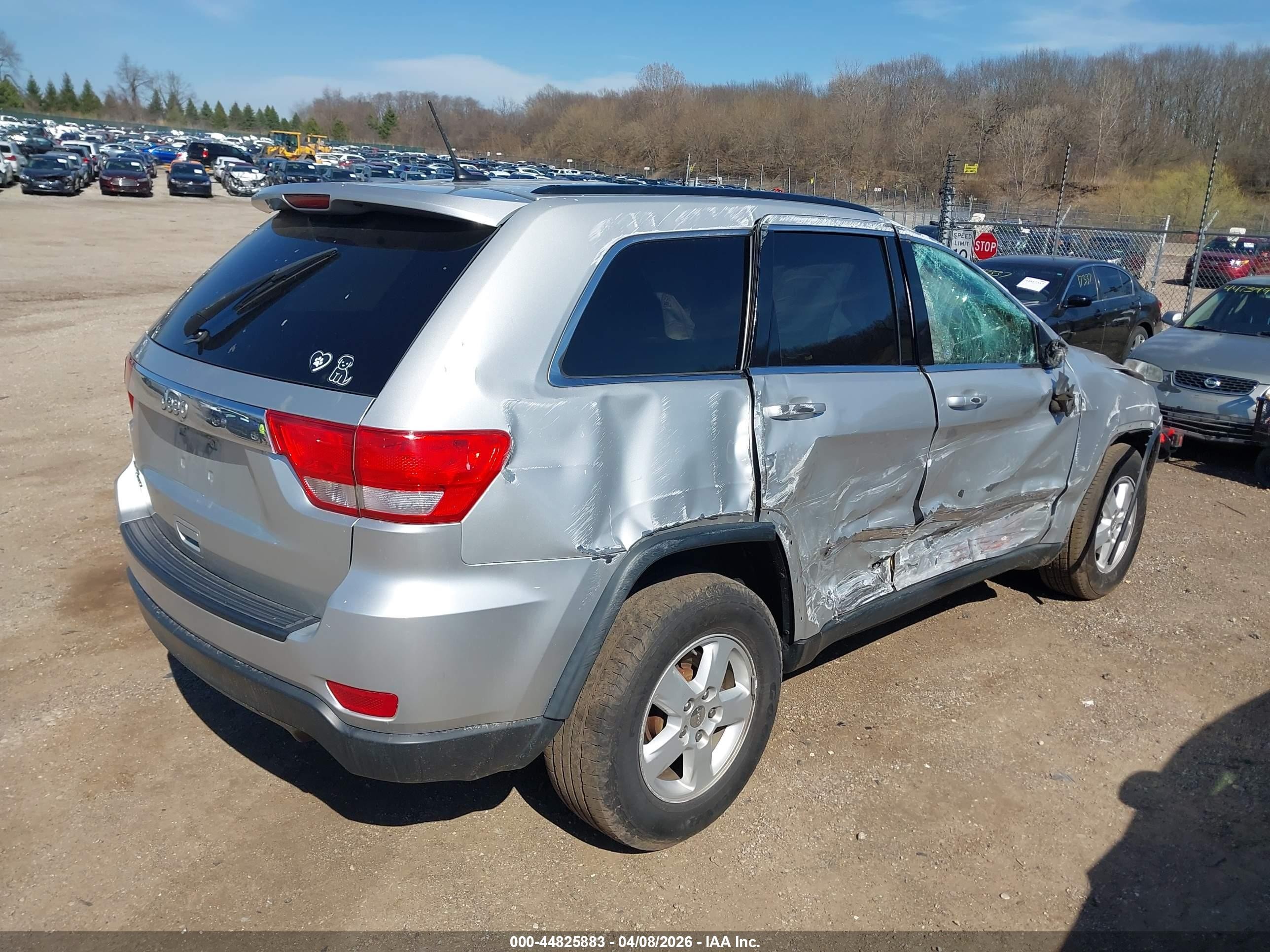 2013 Jeep Grand Cherokee Laredo Silver vin: 1C4RJFAG7DC567300