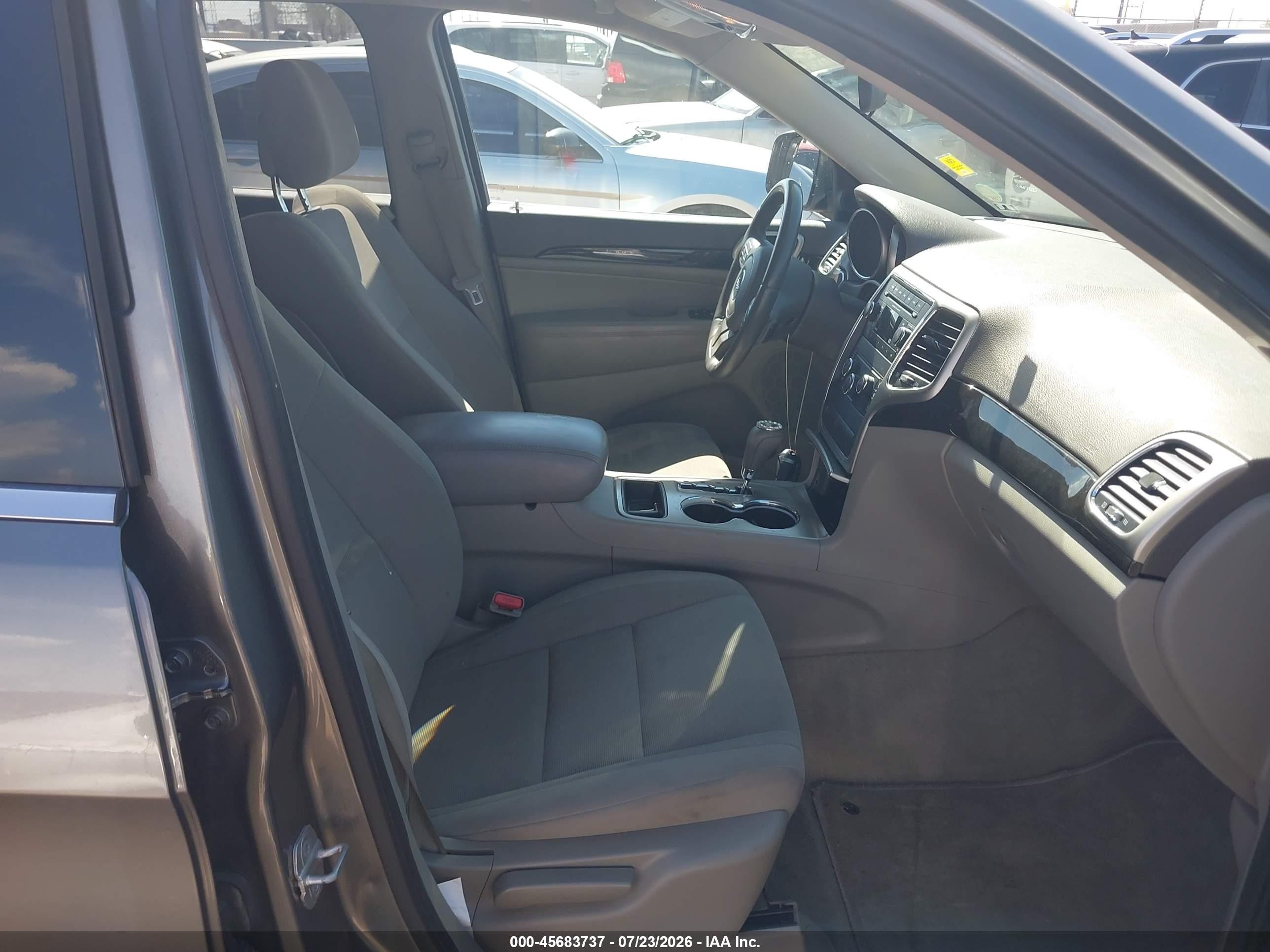 2013 Jeep Grand Cherokee Laredo Gray vin: 1C4RJFAG7DC577888