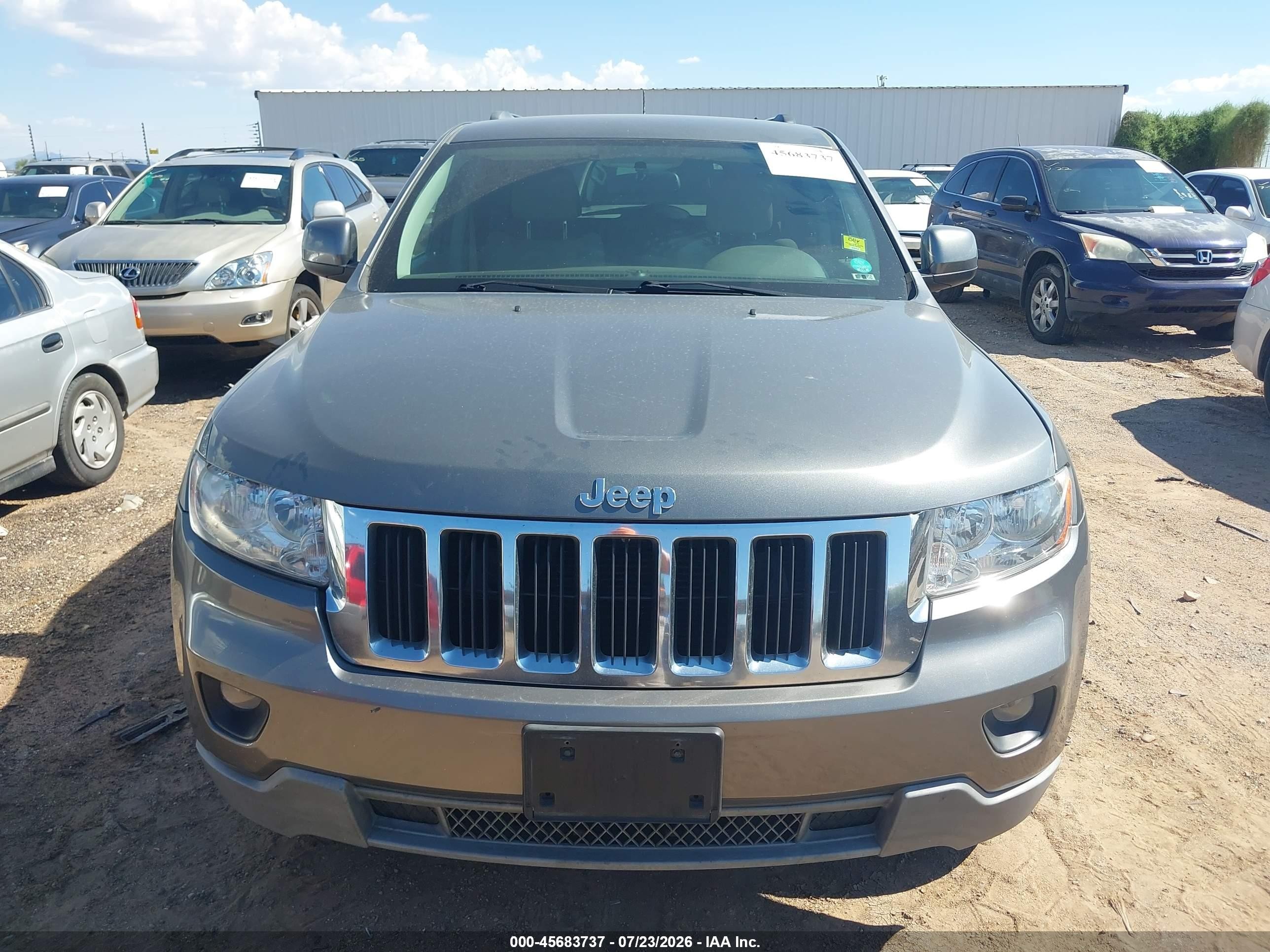 2013 Jeep Grand Cherokee Laredo Gray vin: 1C4RJFAG7DC577888