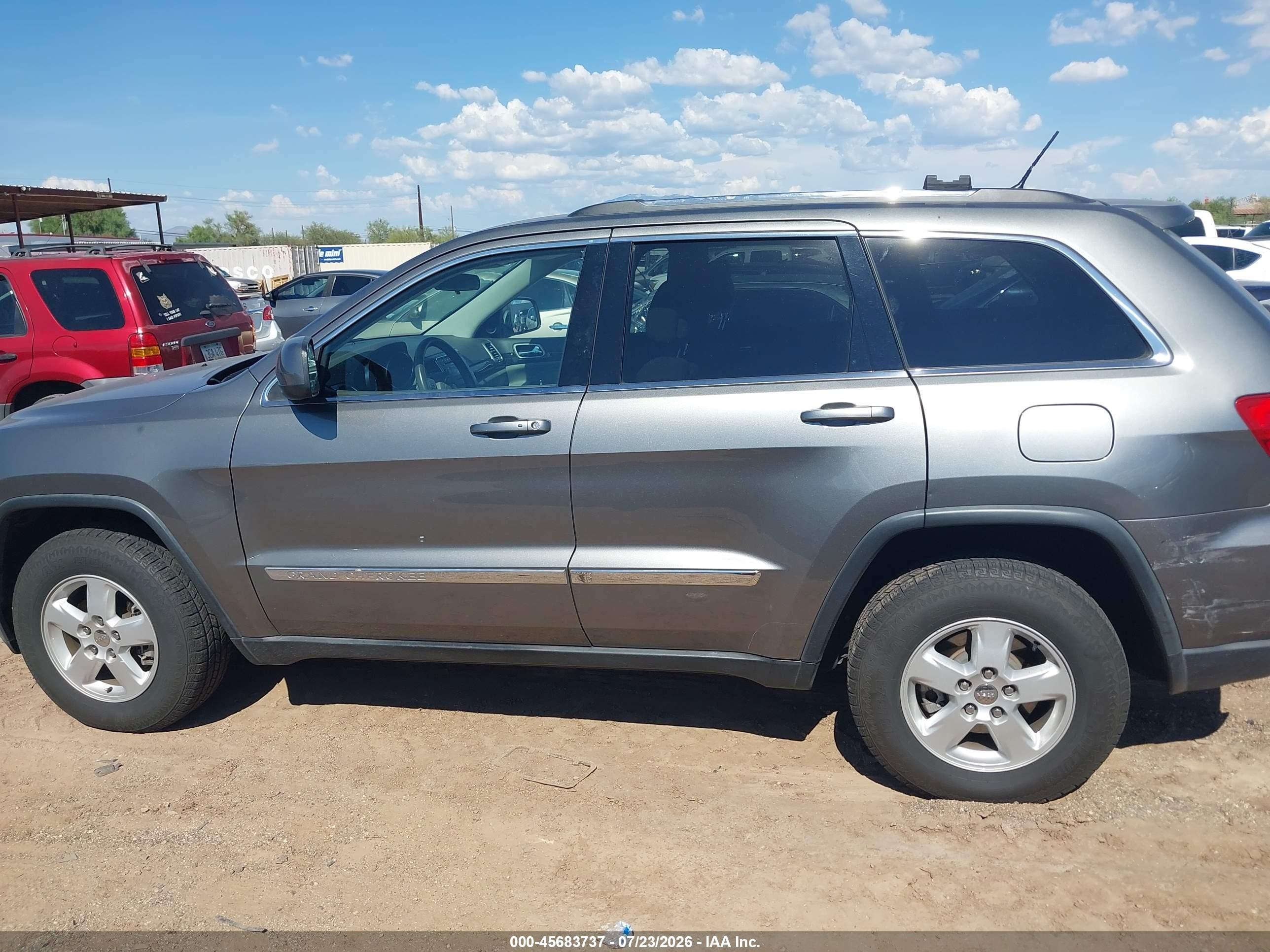 2013 Jeep Grand Cherokee Laredo Gray vin: 1C4RJFAG7DC577888
