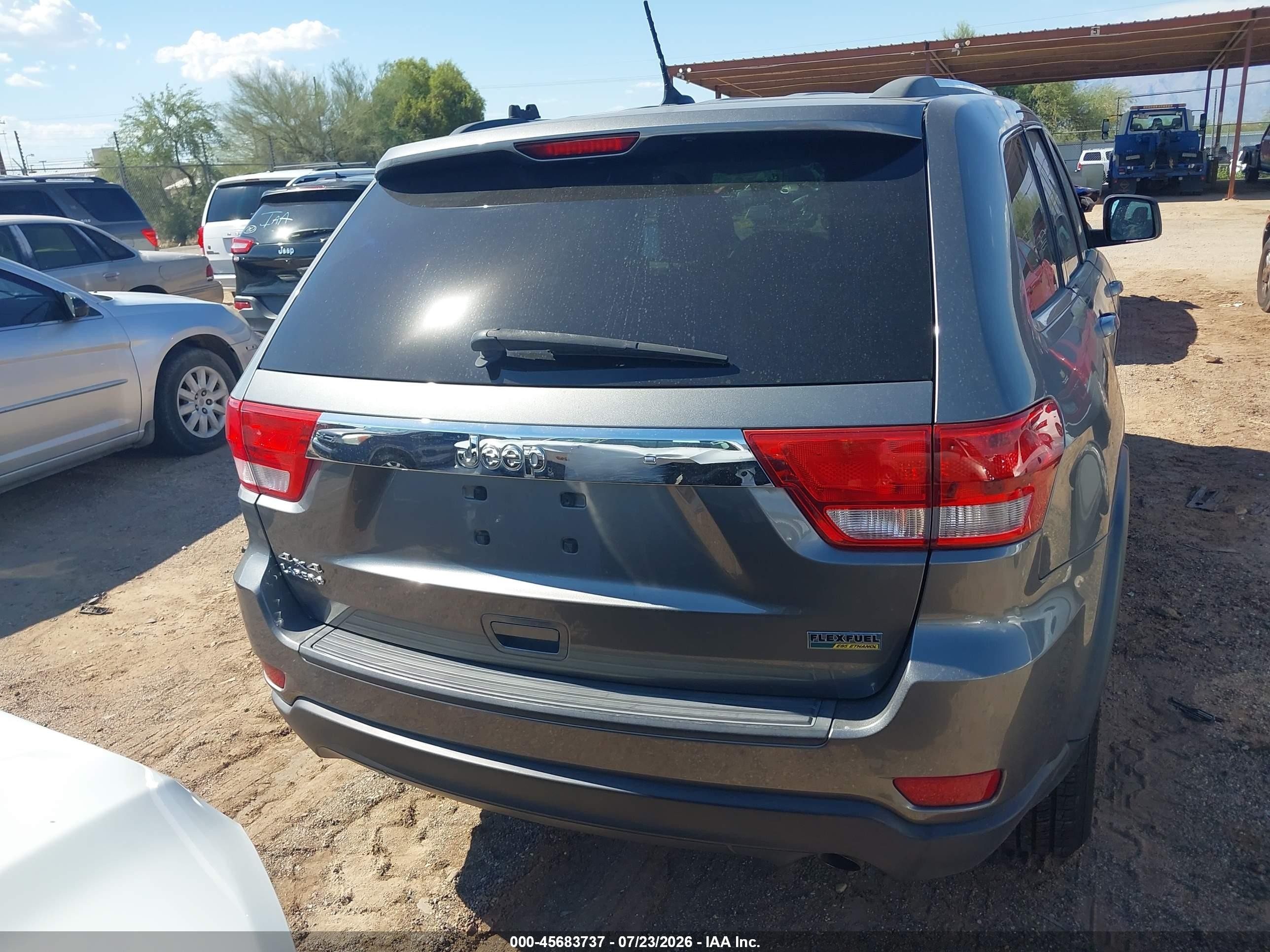 2013 Jeep Grand Cherokee Laredo Gray vin: 1C4RJFAG7DC577888