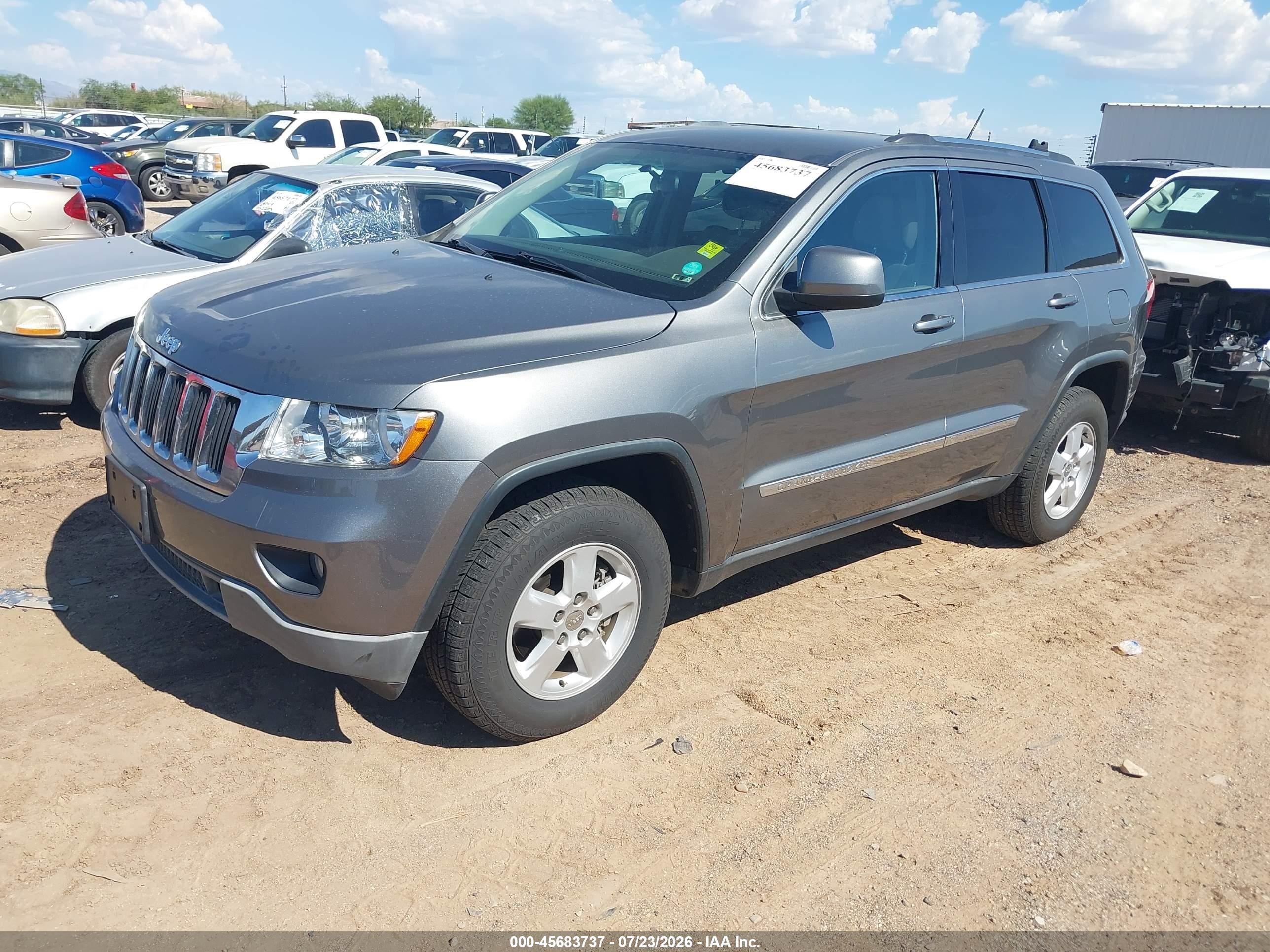 2013 Jeep Grand Cherokee Laredo Gray vin: 1C4RJFAG7DC577888