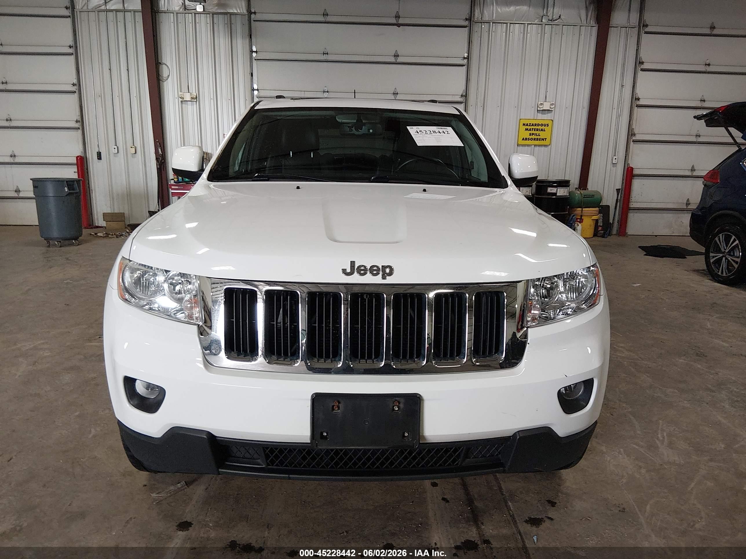 2013 Jeep Grand Cherokee Laredo White vin: 1C4RJFAG7DC641430