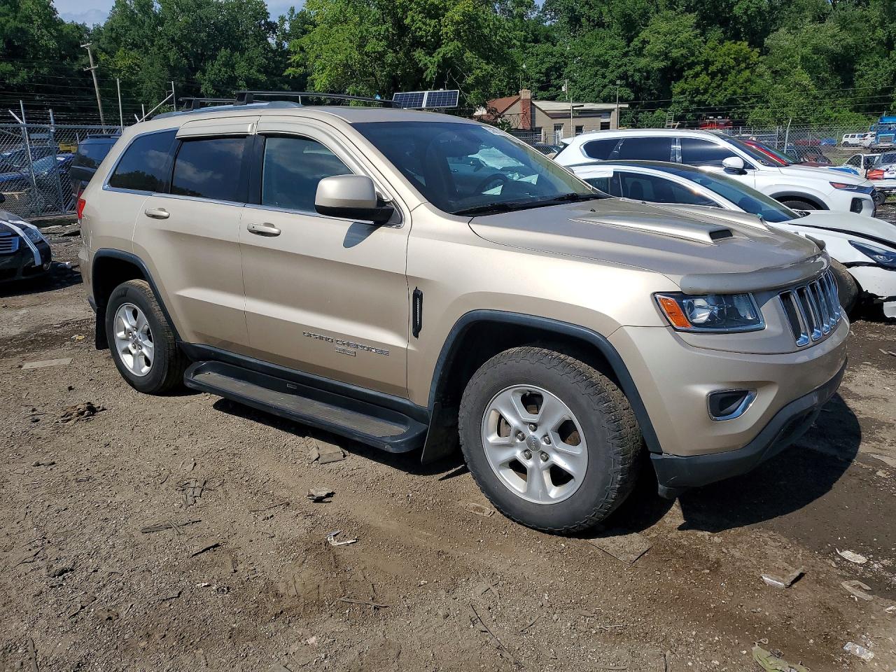2014 Jeep Grand Cherokee Laredo Gold vin: 1C4RJFAG7EC215089