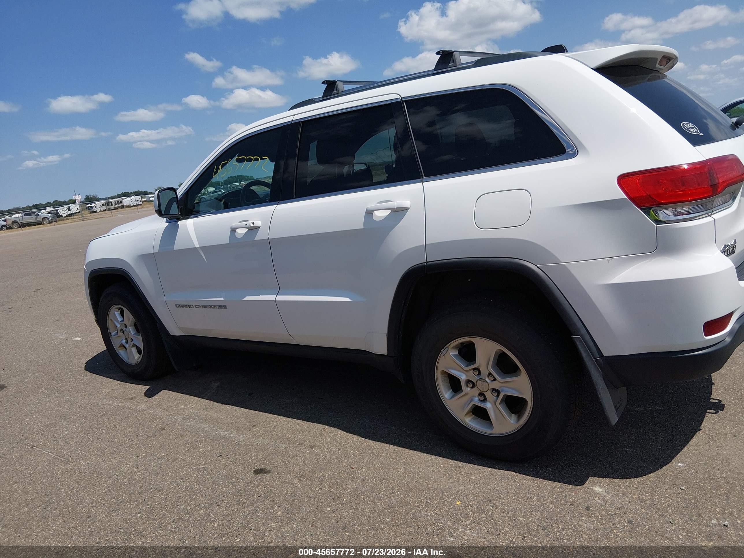 2014 Jeep Grand Cherokee Laredo White vin: 1C4RJFAG7EC230689