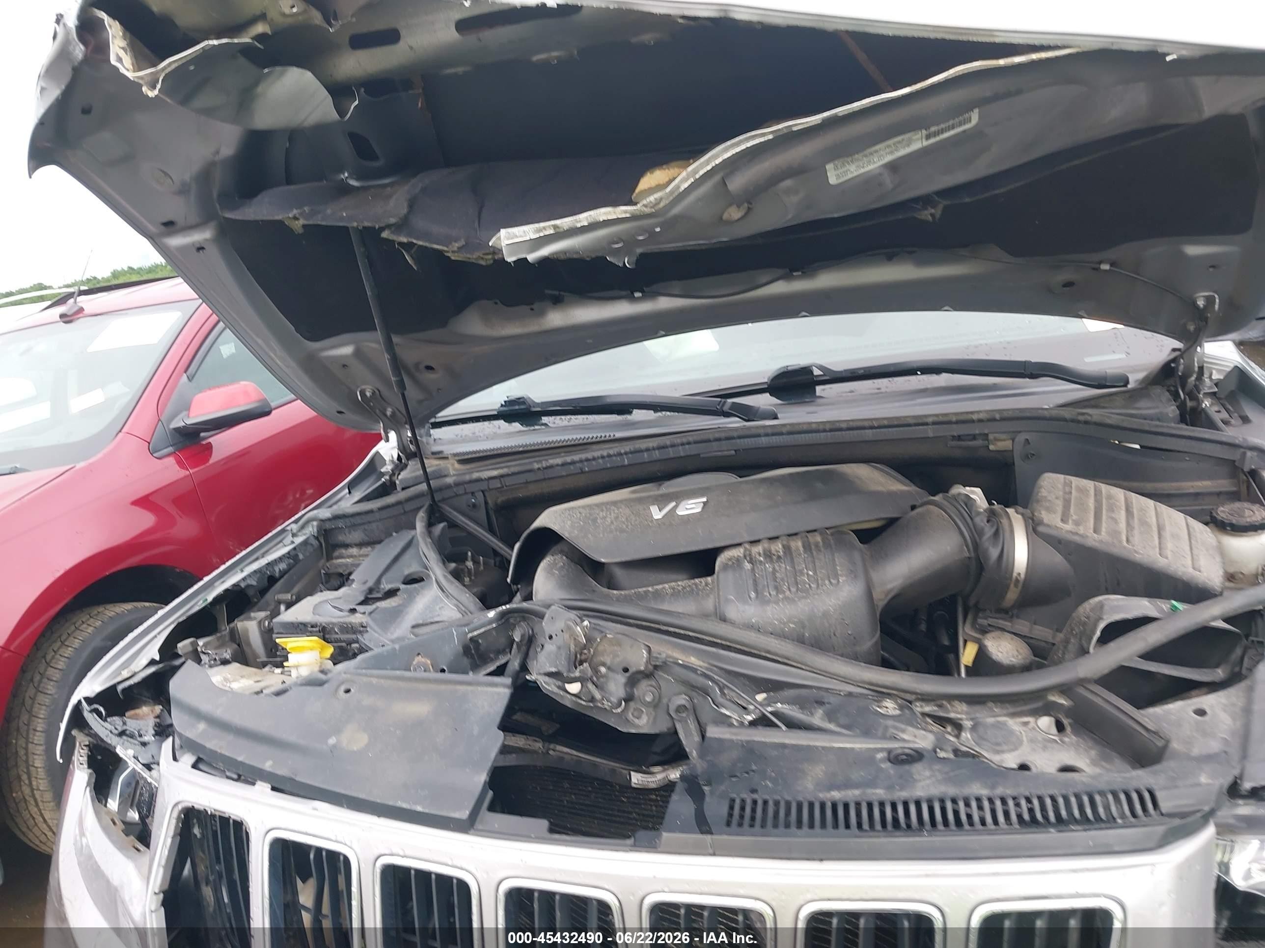 2014 Jeep Grand Cherokee Laredo Серый vin: 1C4RJFAG7EC264390