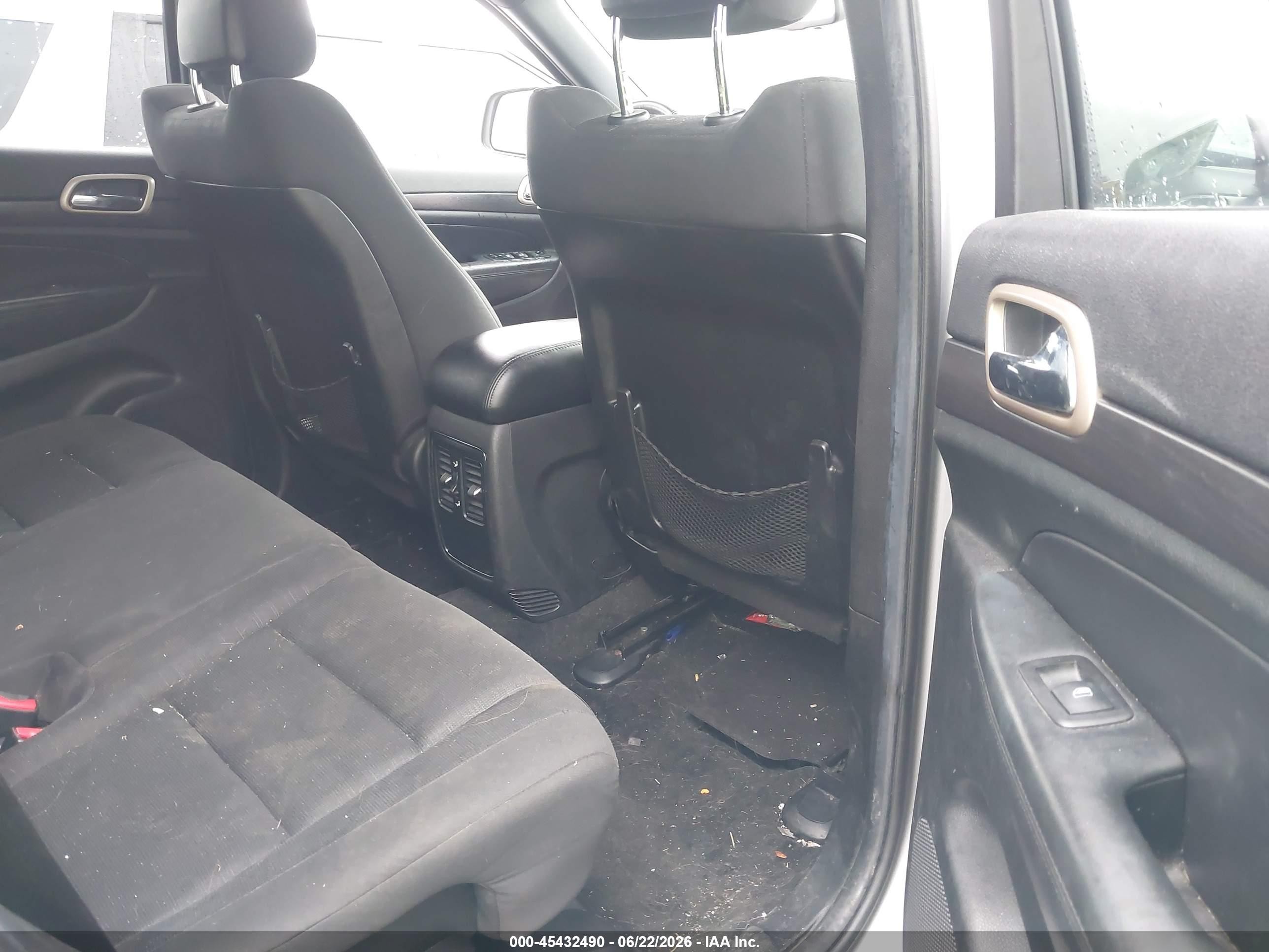 2014 Jeep Grand Cherokee Laredo Серый vin: 1C4RJFAG7EC264390