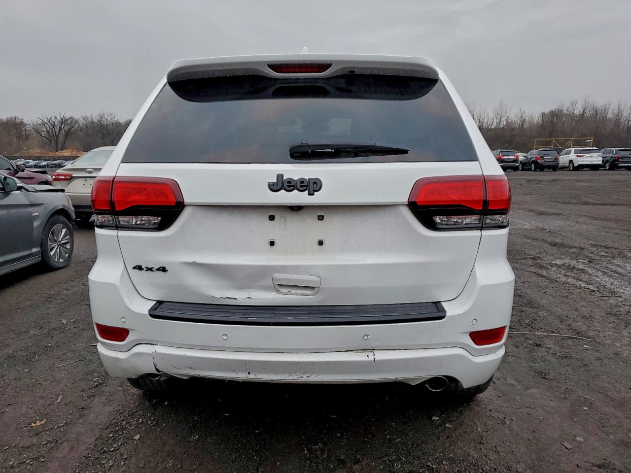 2015 Jeep Grand Cherokee Laredo White vin: 1C4RJFAG7FC102132