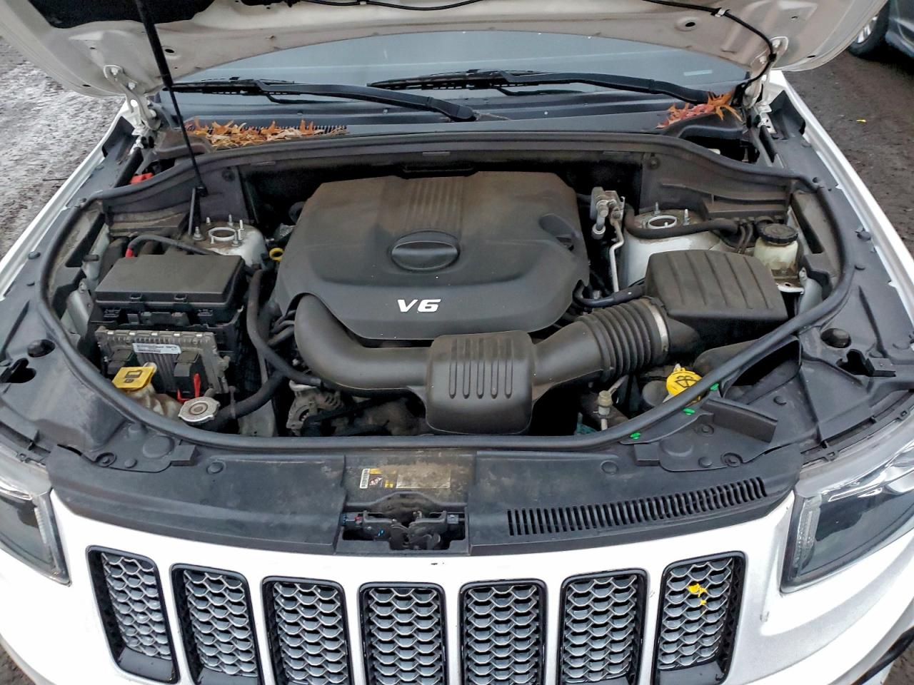 2015 Jeep Grand Cherokee Laredo White vin: 1C4RJFAG7FC102132
