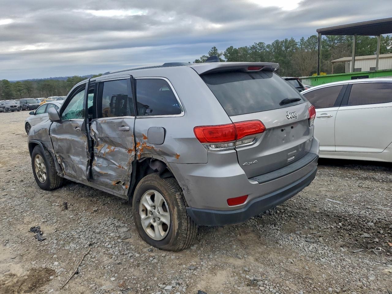 2015 Jeep Grand Cherokee Laredo Silver vin: 1C4RJFAG7FC131033