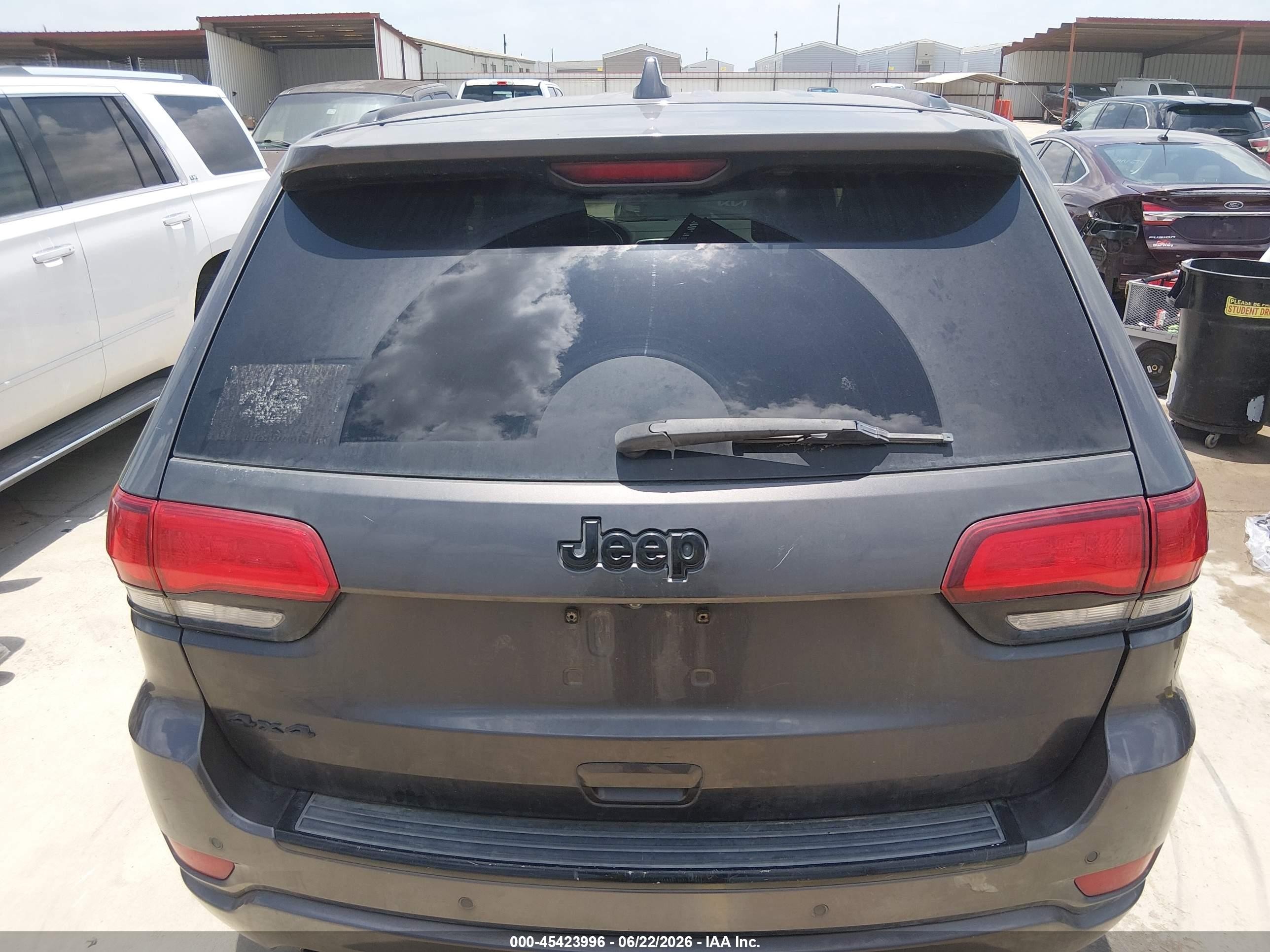 2015 Jeep Grand Cherokee Altitude Gray vin: 1C4RJFAG7FC208032