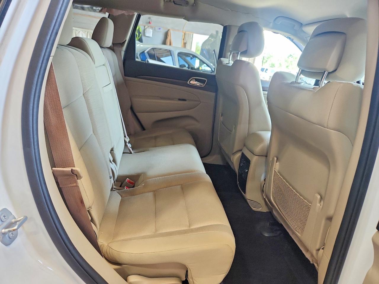 2015 Jeep Grand Cherokee Laredo White vin: 1C4RJFAG7FC226742