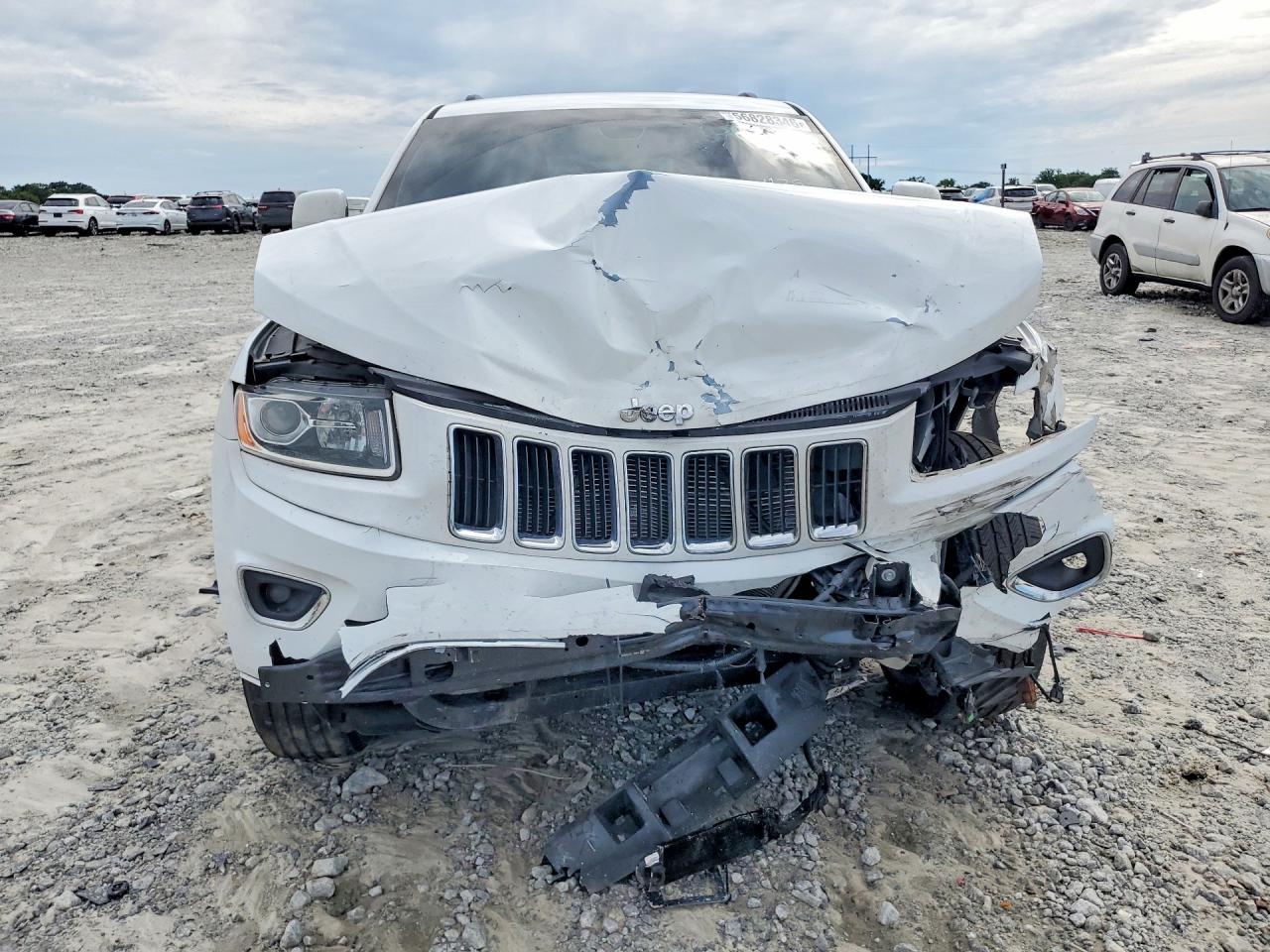 2015 Jeep Grand Cherokee Laredo White vin: 1C4RJFAG7FC227504