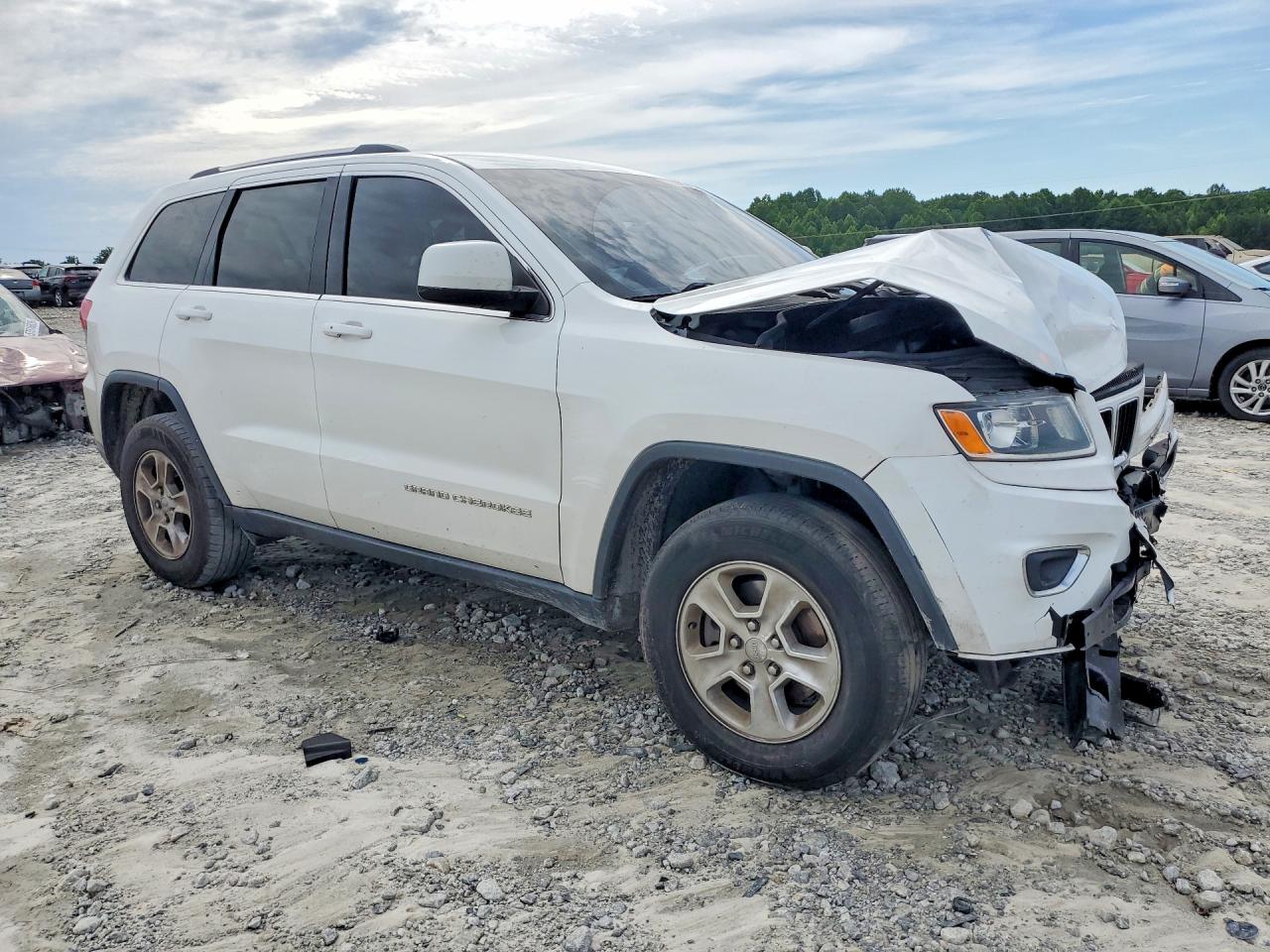 2015 Jeep Grand Cherokee Laredo White vin: 1C4RJFAG7FC227504