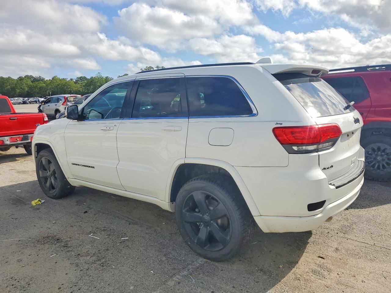 2015 Jeep Grand Cherokee Laredo White vin: 1C4RJFAG7FC651815