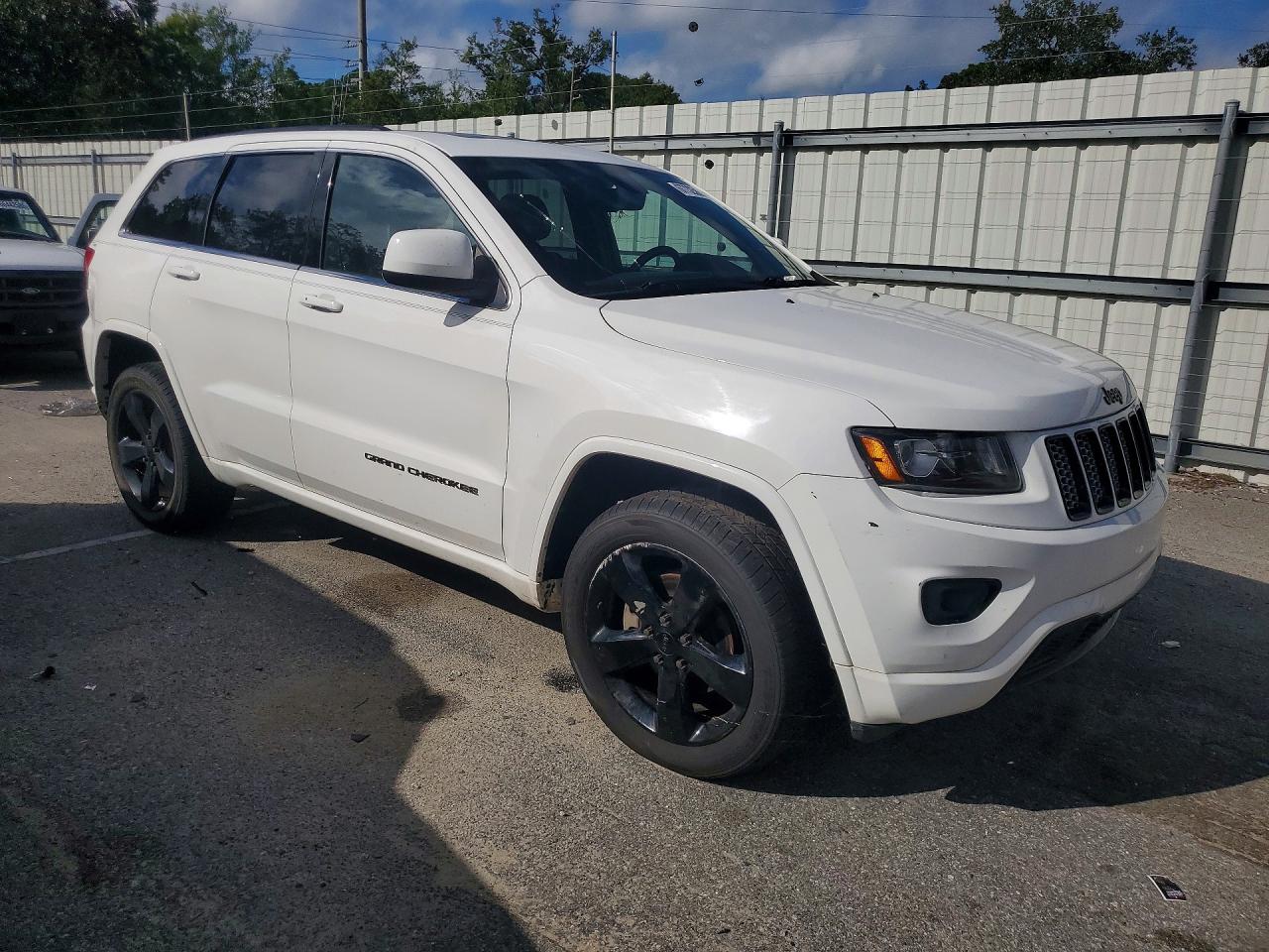 2015 Jeep Grand Cherokee Laredo White vin: 1C4RJFAG7FC651815