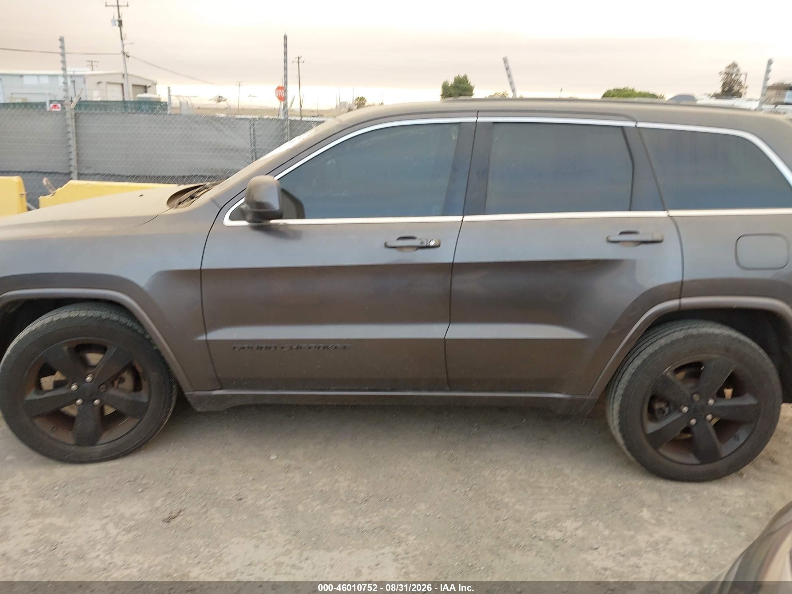 2015 Jeep Grand Cherokee Altitude Серый vin: 1C4RJFAG7FC684006