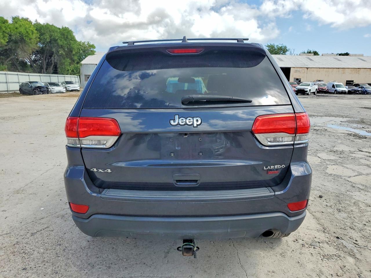2015 Jeep Grand Cherokee Laredo Gray vin: 1C4RJFAG7FC705128