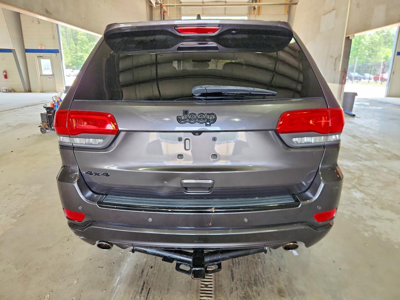 2015 Jeep Grand Cherokee Laredo Gray vin: 1C4RJFAG7FC711656