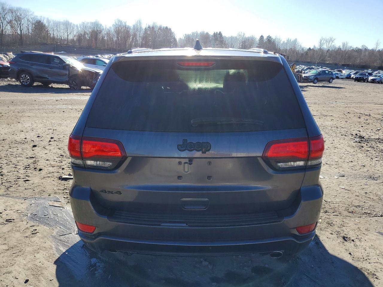 2015 Jeep Grand Cherokee Laredo Gray vin: 1C4RJFAG7FC861573
