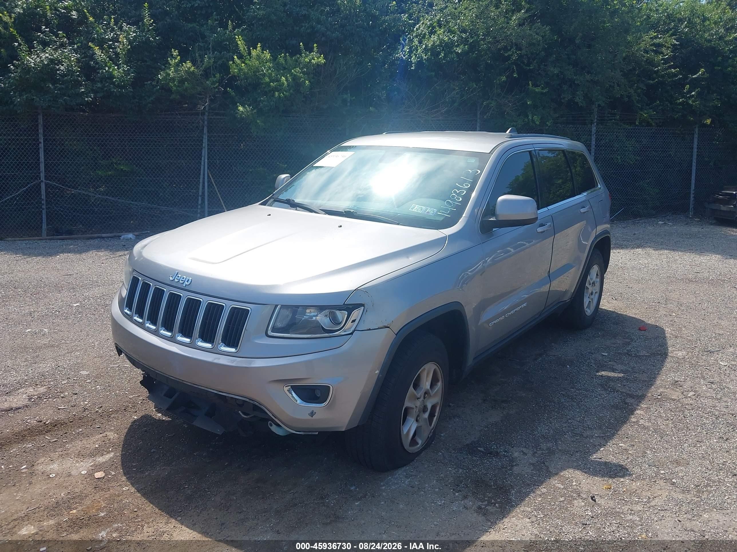 2015 Jeep Grand Cherokee Laredo Silver vin: 1C4RJFAG7FC918130
