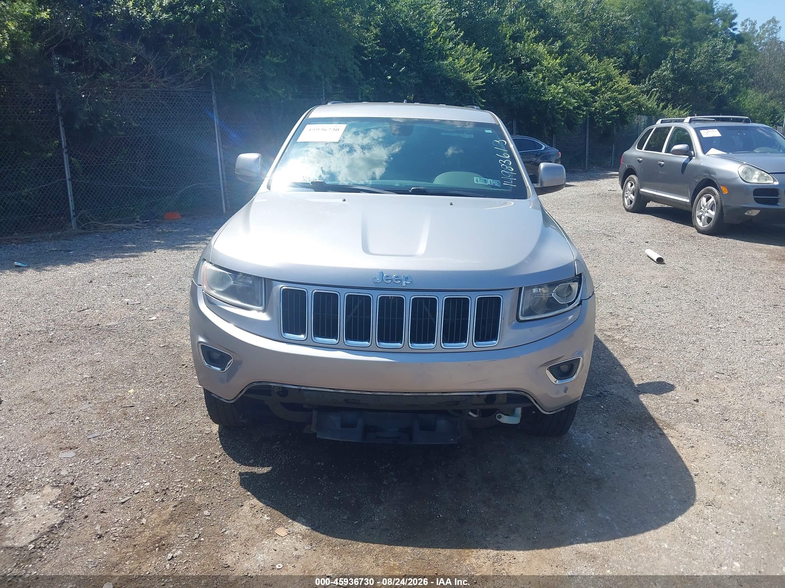 2015 Jeep Grand Cherokee Laredo Silver vin: 1C4RJFAG7FC918130