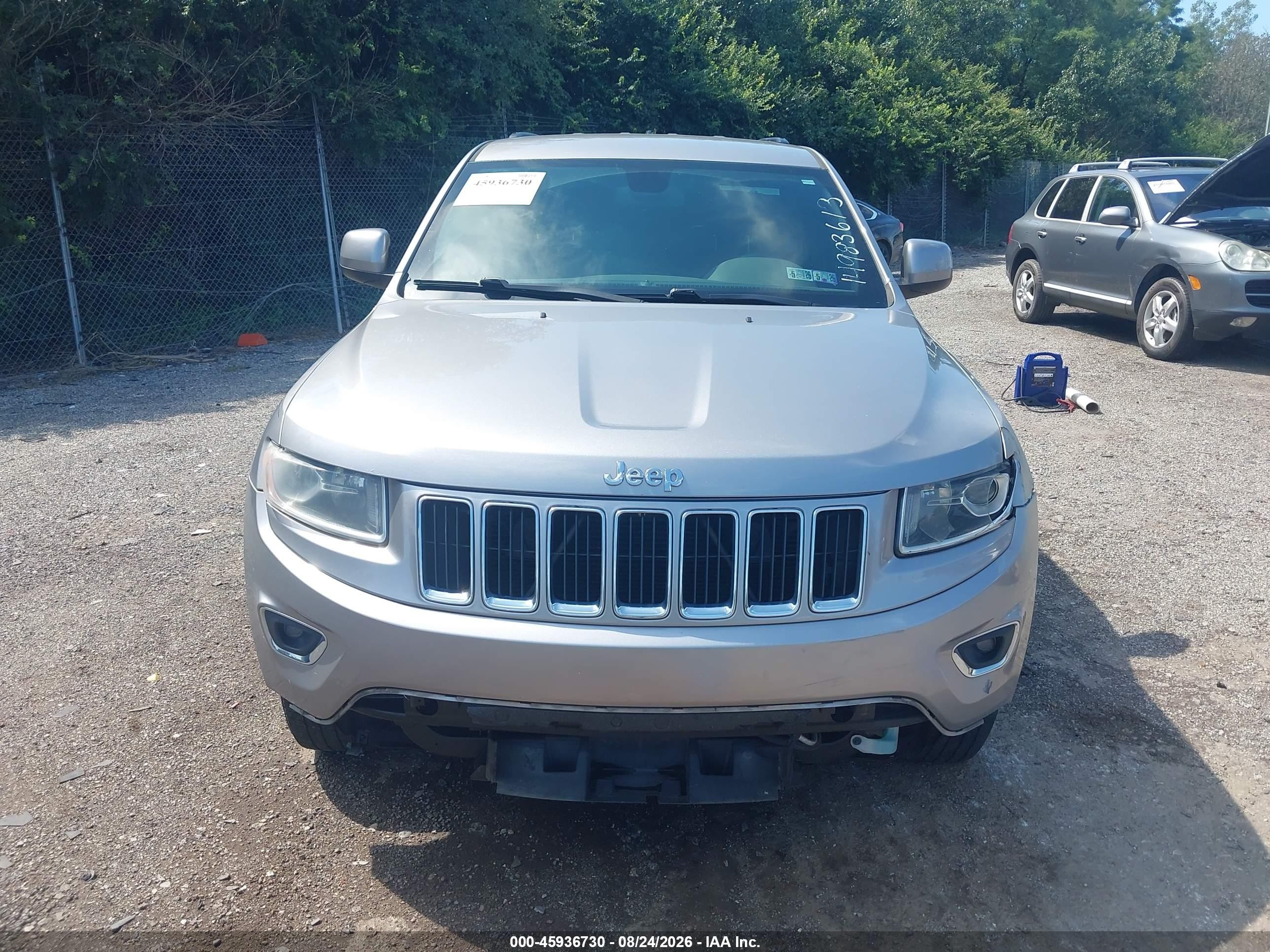 2015 Jeep Grand Cherokee Laredo Silver vin: 1C4RJFAG7FC918130