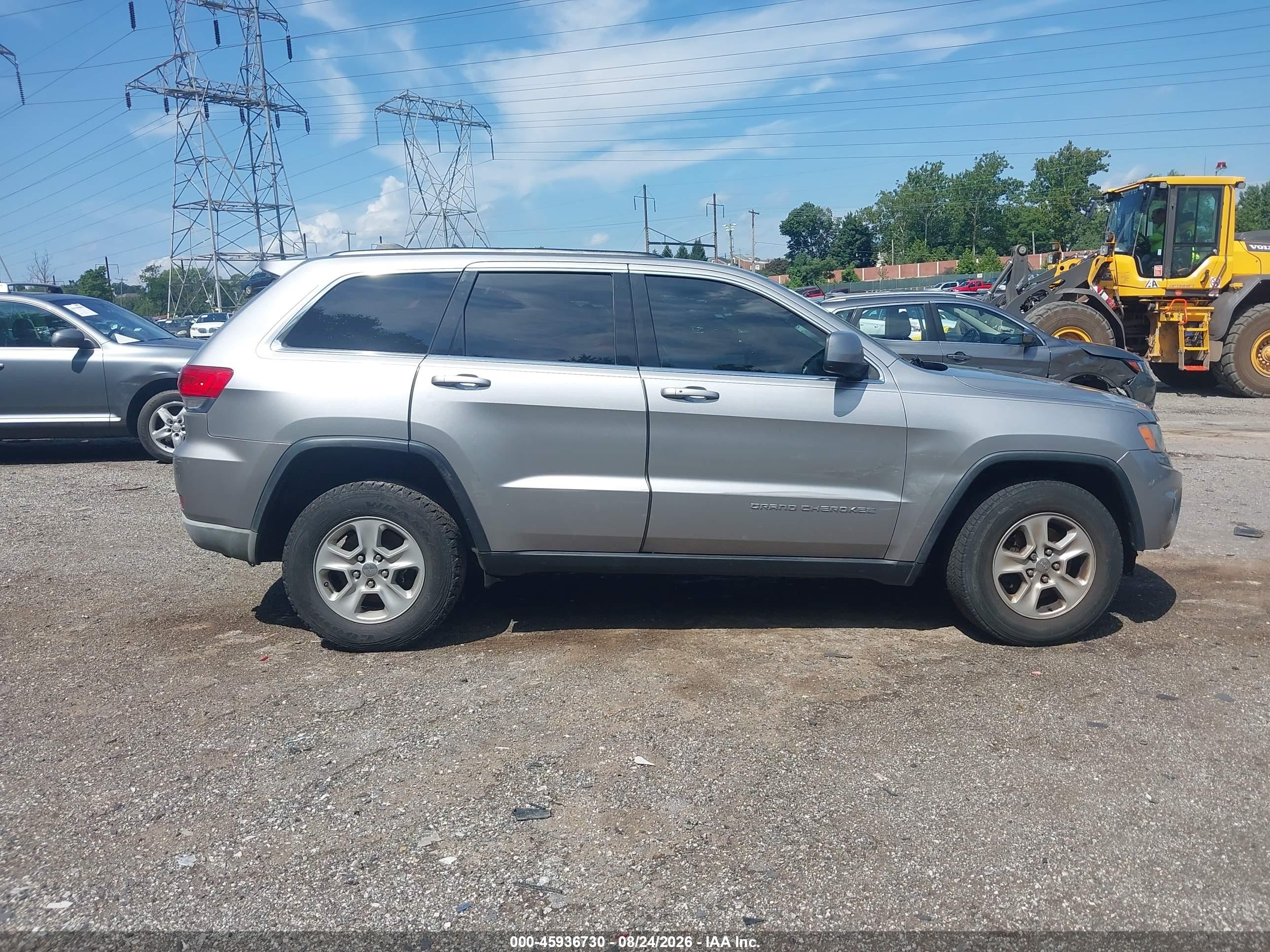 2015 Jeep Grand Cherokee Laredo Silver vin: 1C4RJFAG7FC918130