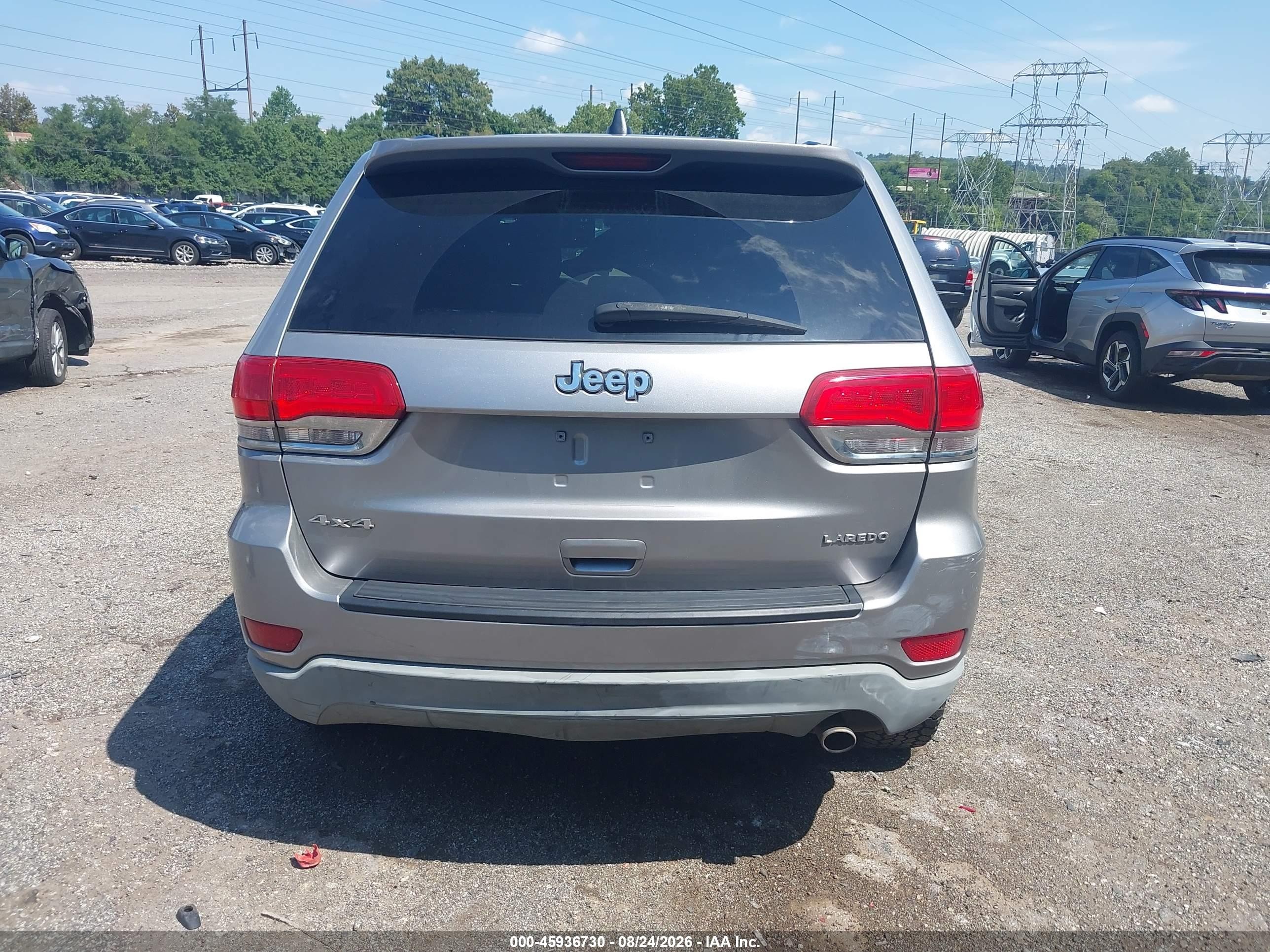 2015 Jeep Grand Cherokee Laredo Silver vin: 1C4RJFAG7FC918130