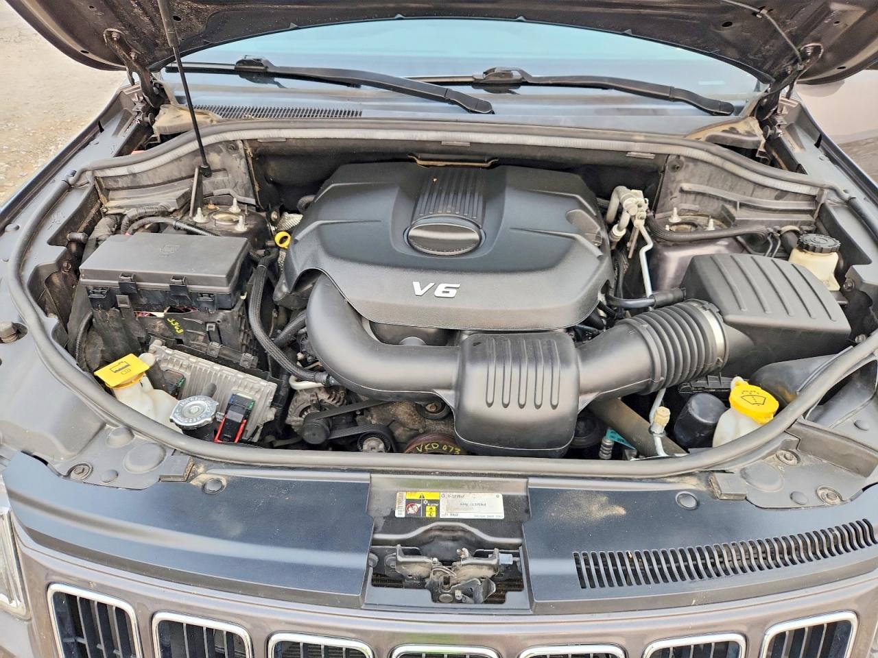 2015 Jeep Grand Cherokee Laredo Gray vin: 1C4RJFAG7FC923876