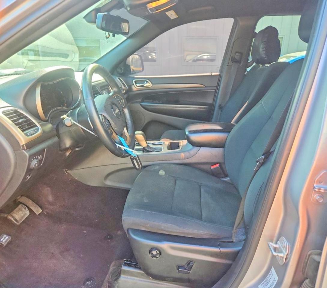 2016 Jeep Grand Cherokee Laredo Silver vin: 1C4RJFAG7GC326602