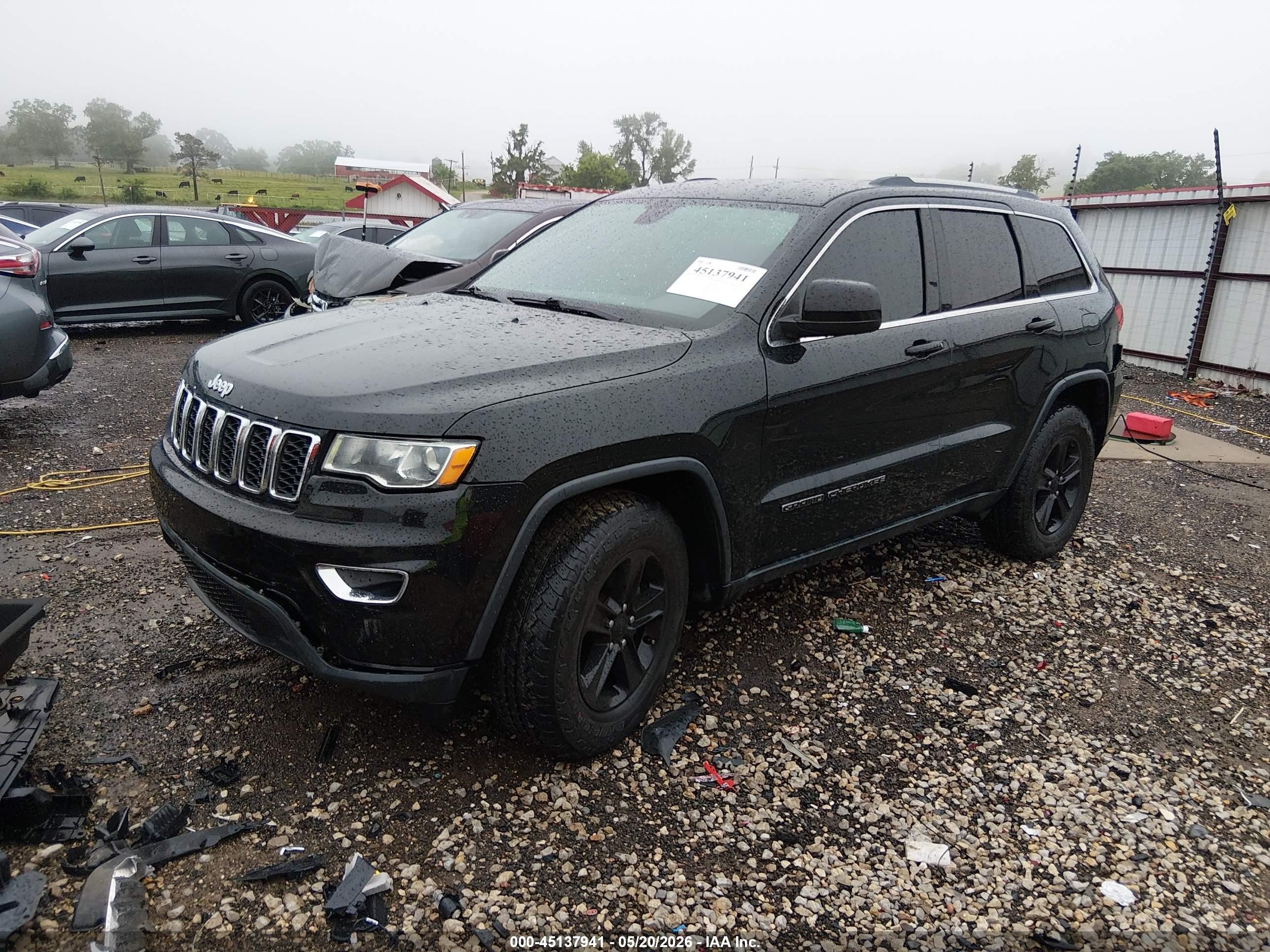 2017 Jeep Grand Cherokee Laredo 4x4 Черный vin: 1C4RJFAG7HC825692