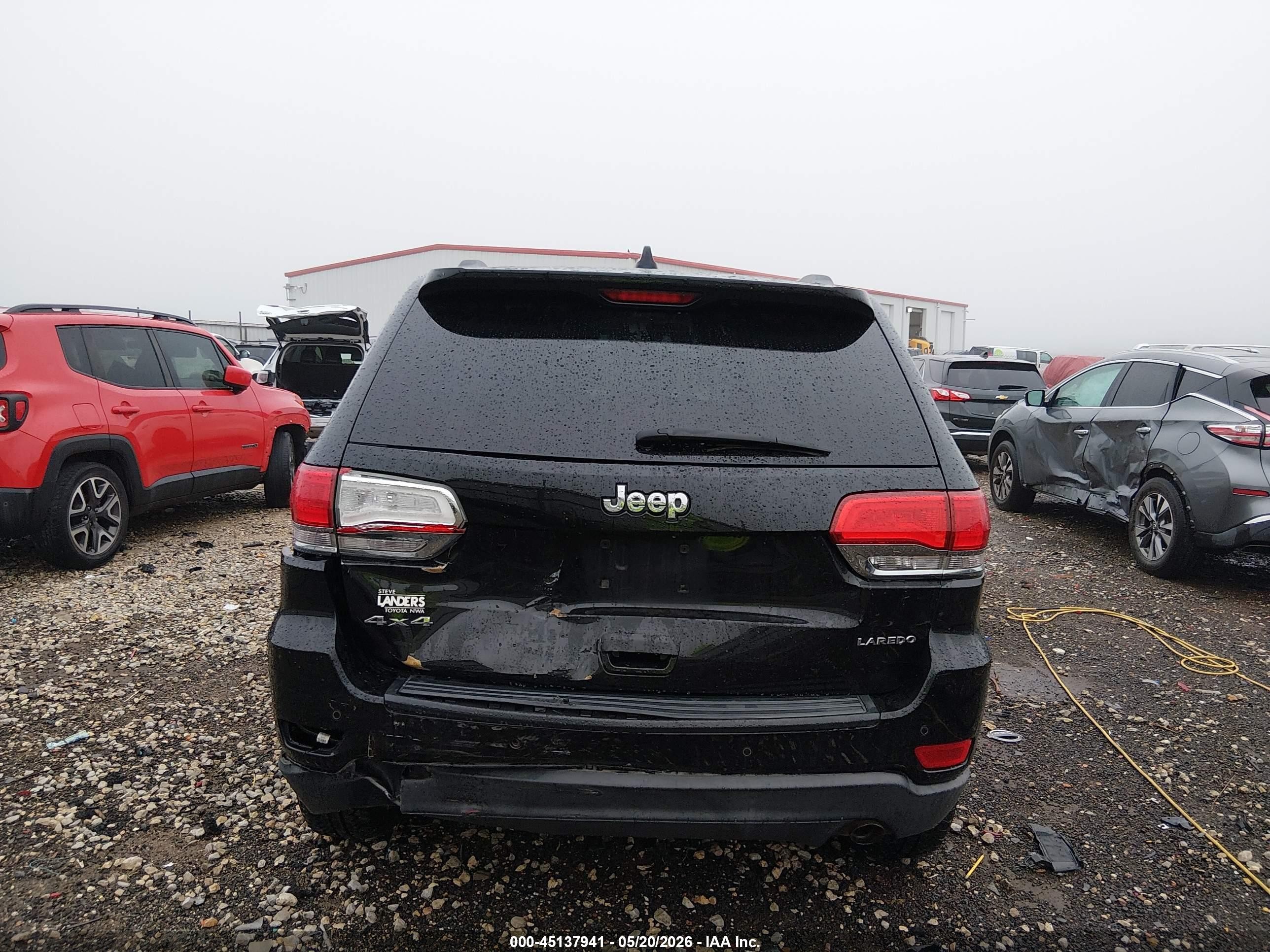 2017 Jeep Grand Cherokee Laredo 4x4 Черный vin: 1C4RJFAG7HC825692