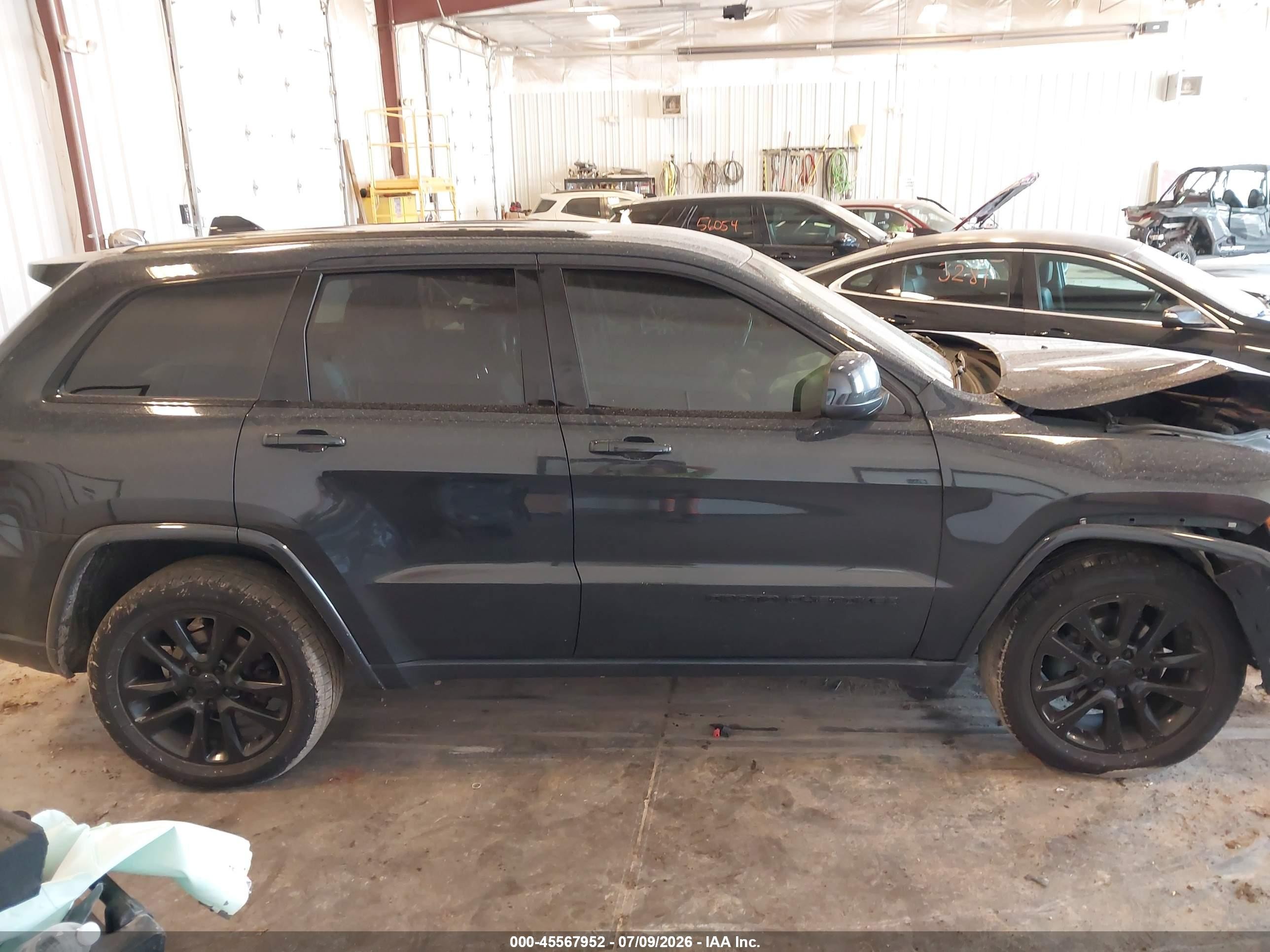 2018 Jeep Grand Cherokee Altitude 4x4 Gray vin: 1C4RJFAG7JC156488