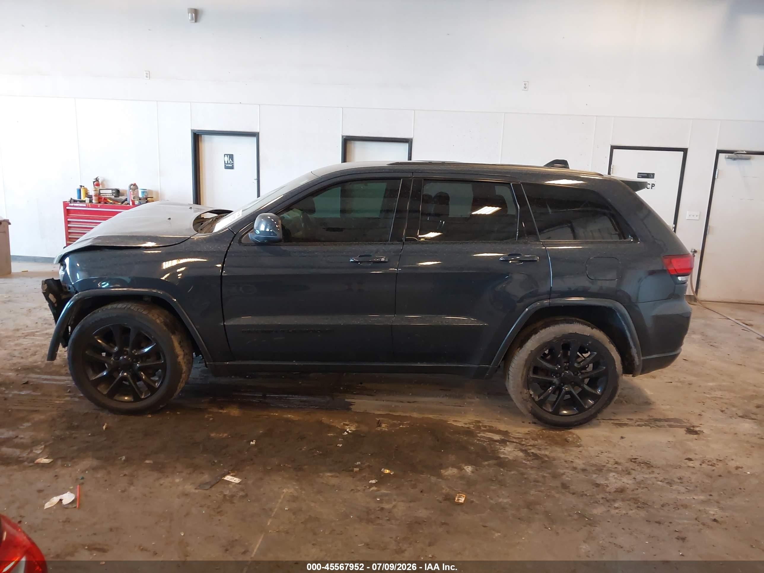 2018 Jeep Grand Cherokee Altitude 4x4 Gray vin: 1C4RJFAG7JC156488