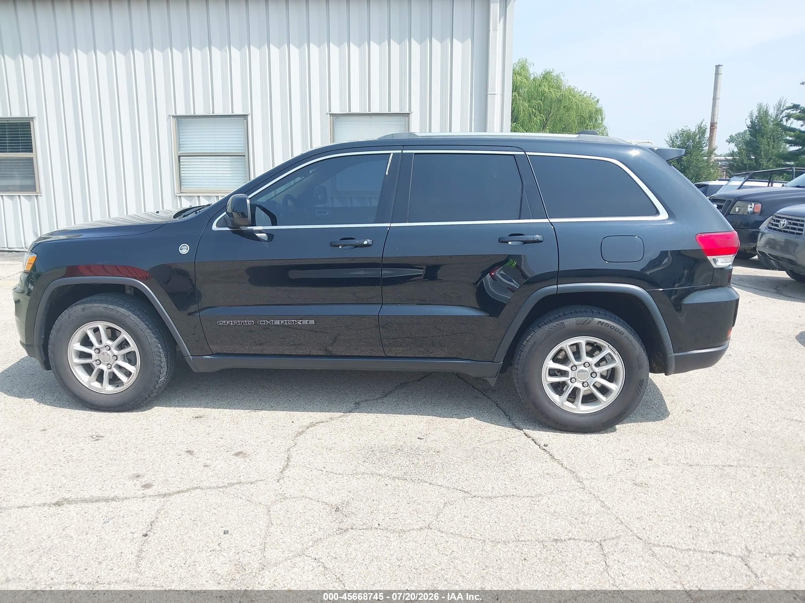 2019 Jeep Grand Cherokee Laredo E 4x4 Black vin: 1C4RJFAG7KC837039