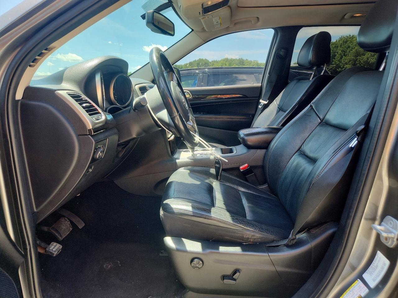 2012 Jeep Grand Cherokee Laredo Gray vin: 1C4RJFAG8CC103463