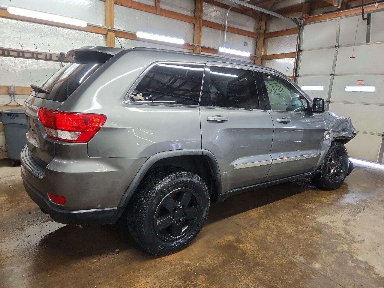 2012 Jeep Grand Cherokee Laredo Gray vin: 1C4RJFAG8CC178826